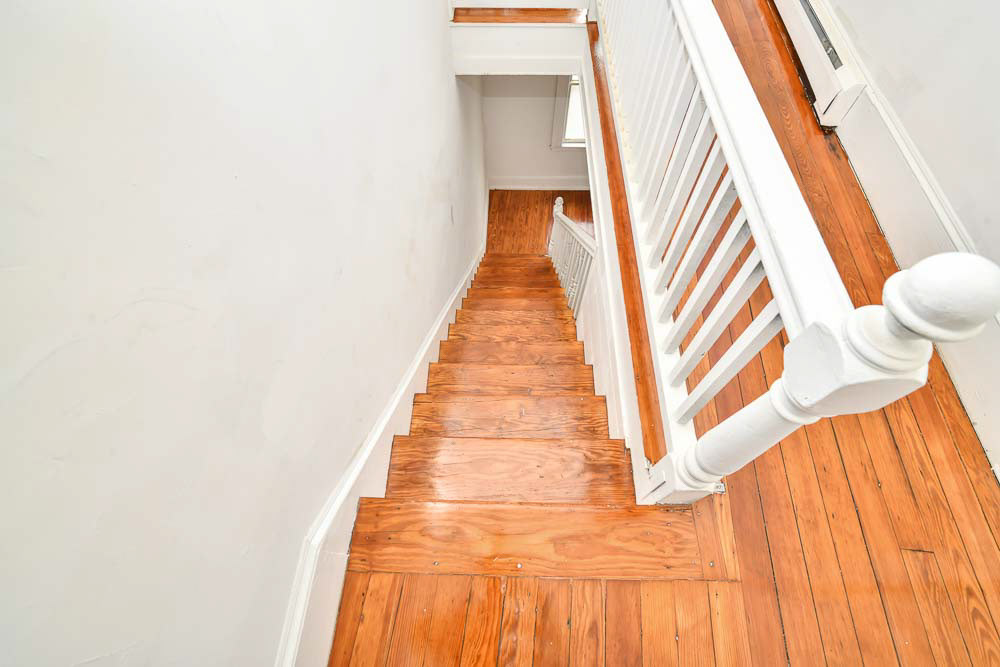 $2,500 a month with one month deposit Contact : Mayra Figueroa Phone. 617-302-7183 Email: mayra@jjcompanies.com Brand New, Just Renovated 2 Bedroom Unit! Just renovated 2 bedroom unit in Quincy! This unit features gleaming hardwood floors through out, kitchen with granite counter top and brand new stainless steel appliances. Even includes a parking spot with your unit! Come see today!