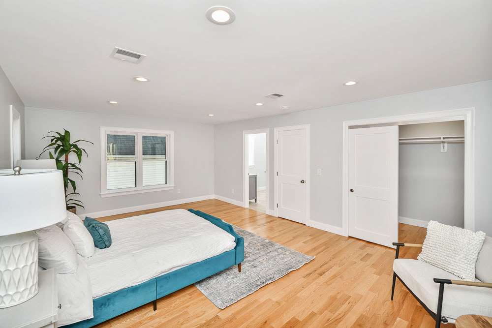 $1,290,000 Robert Nichols 617-448-5112 This Like New Construction Single Family features an open concept main level that consists of dining area, living room, ½ bath and beautifully designed kitchen that includes Stainless steel Kitchen Aid appliances. The space is perfect for entertaining. The second level features 3 bedrooms and two full bathrooms. One of the bedrooms on this level is an ensuite that could easily serve as a home office or guest bedroom. The third level is comprised of the primary suite. It includes a spacious bedroom, private enclosed balcony overlooking Hickey Park, a large walk in closet, skylights and a large bathroom. This home is finished with new lighting, fixture, hardwood flooring throughout and a large basement that can easily be finished and provides direct access to the large rear yard. This home was designed for optimal enjoyment and entertainment. It is conveniently located close to public transportation and is accessible to Assembly Row, Middlesex Fells Reservation, and Medford Square.