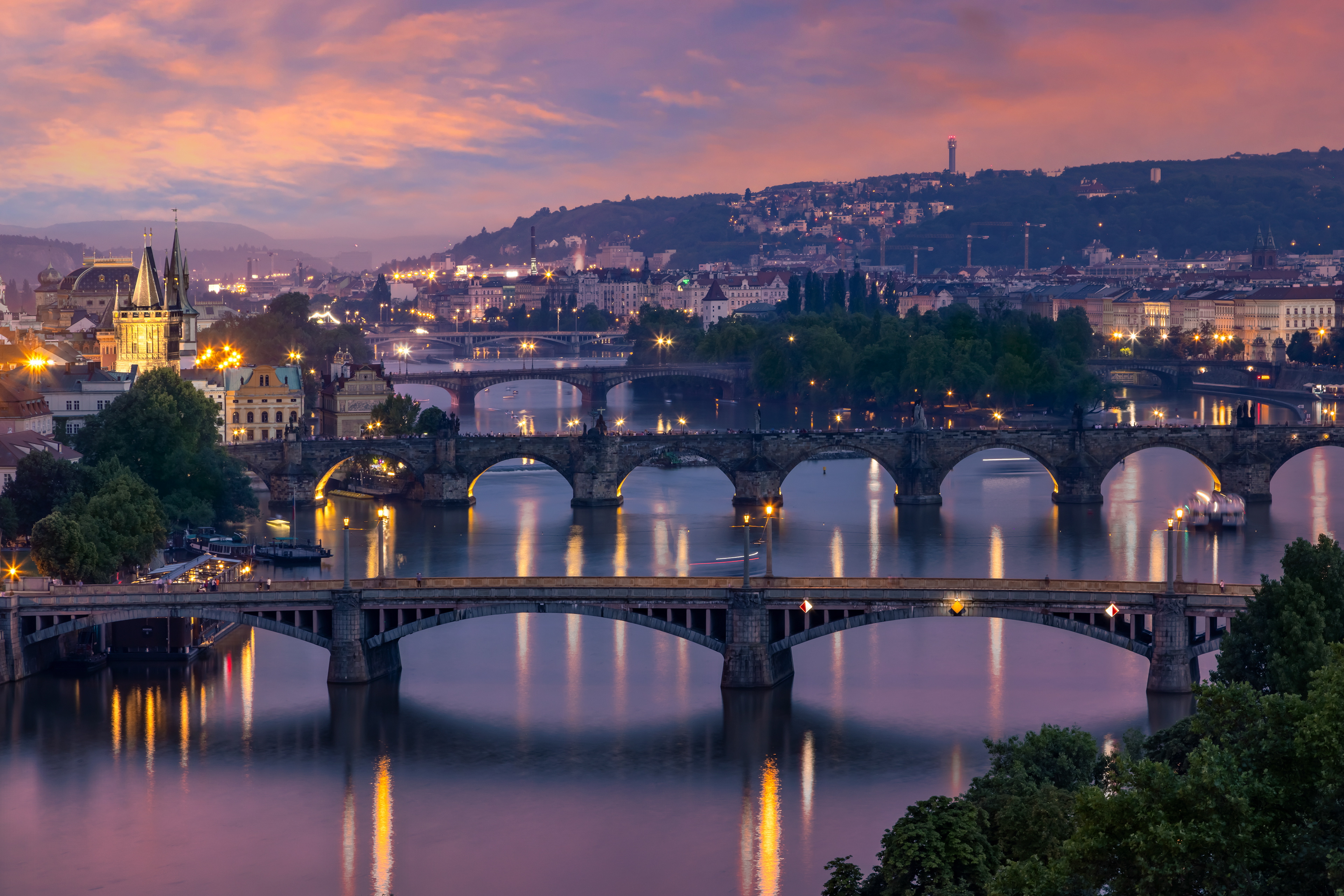 CS034_Sunset over Vltava river in Prague