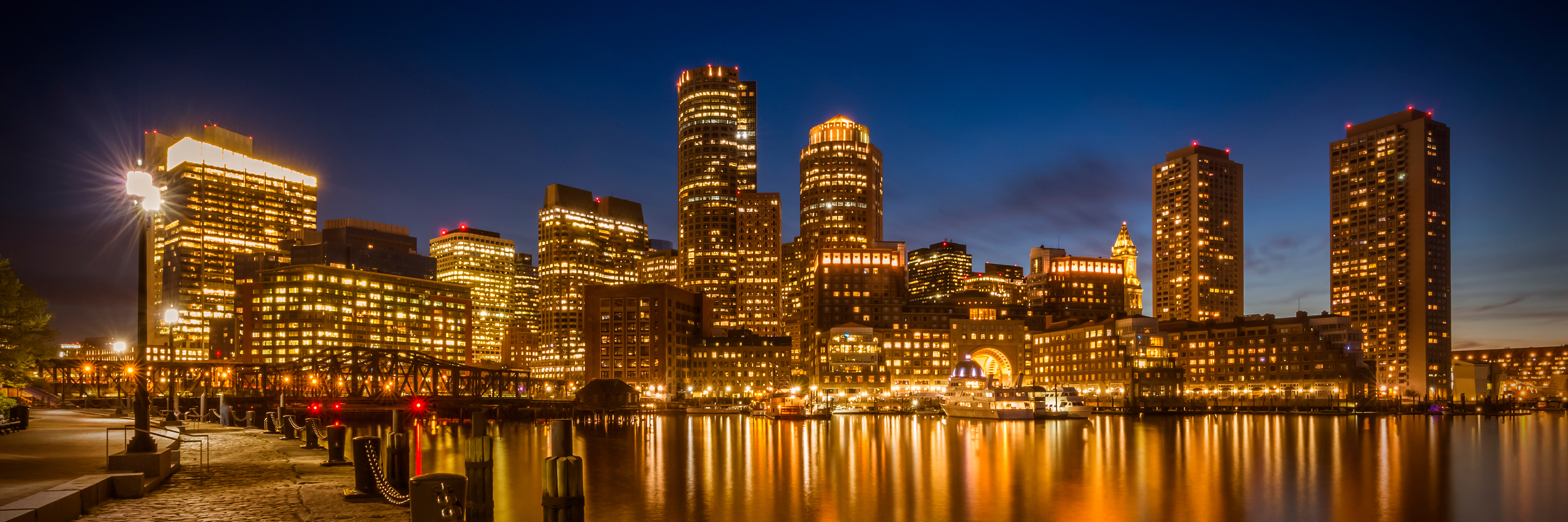CS005_BOSTON Fan Pier Park & Skyline in the evening | Panoramic