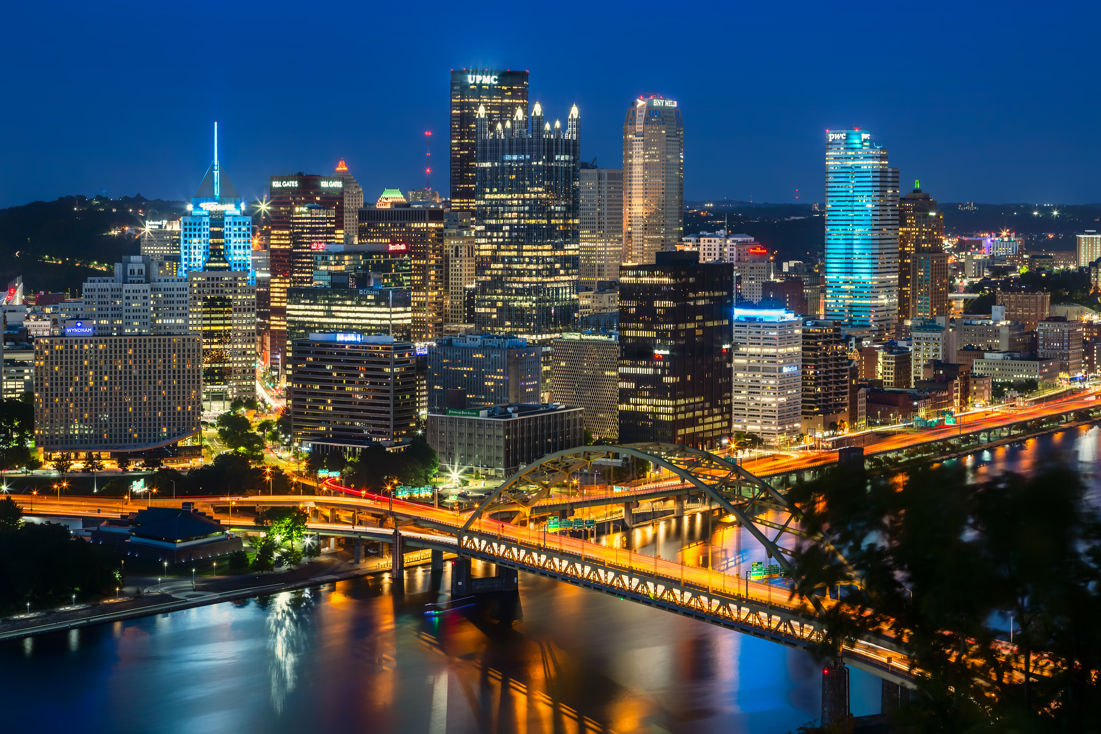 CS041_Amazing Pittsburgh Skyline in the Evening