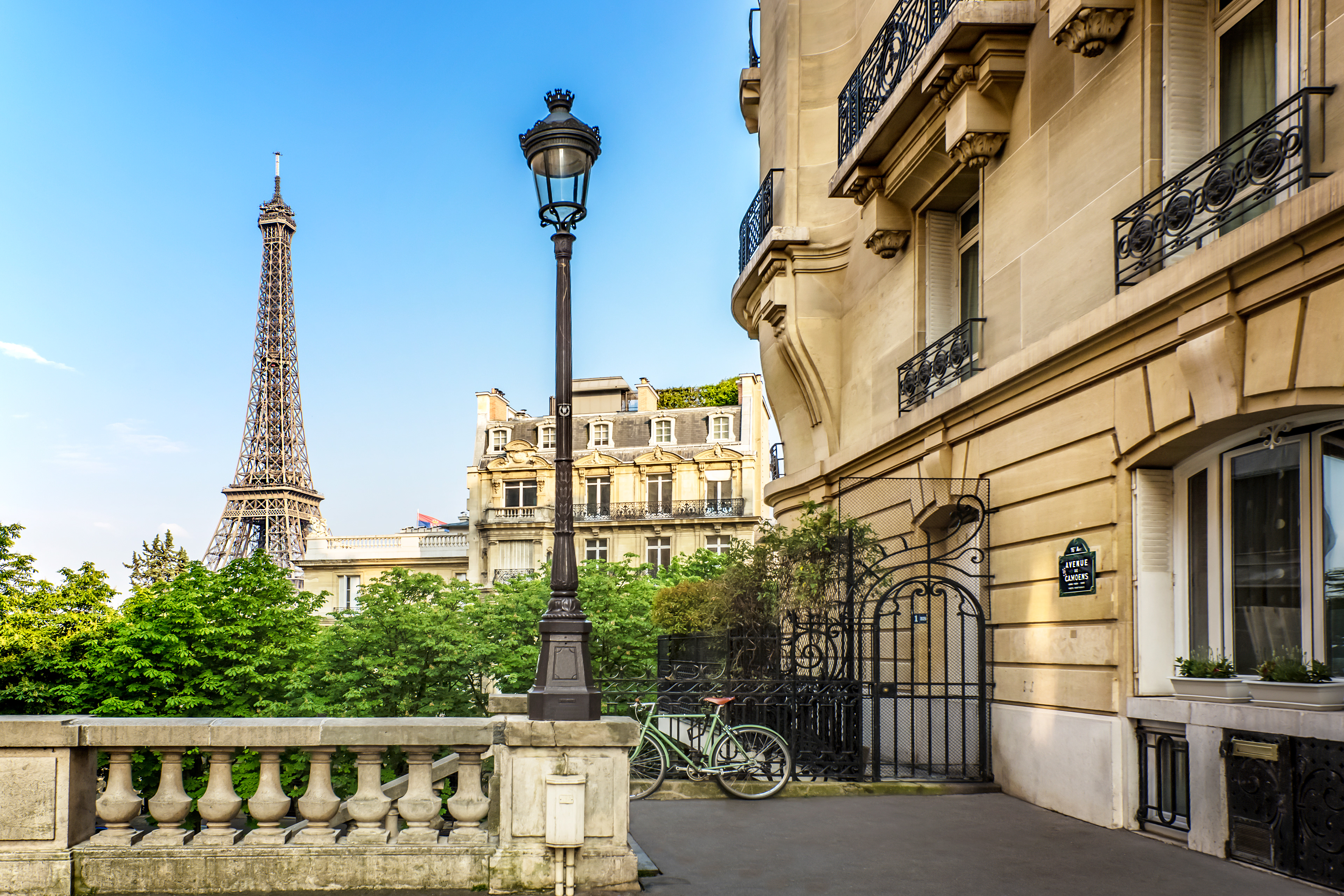 CS007_Parisian Charme