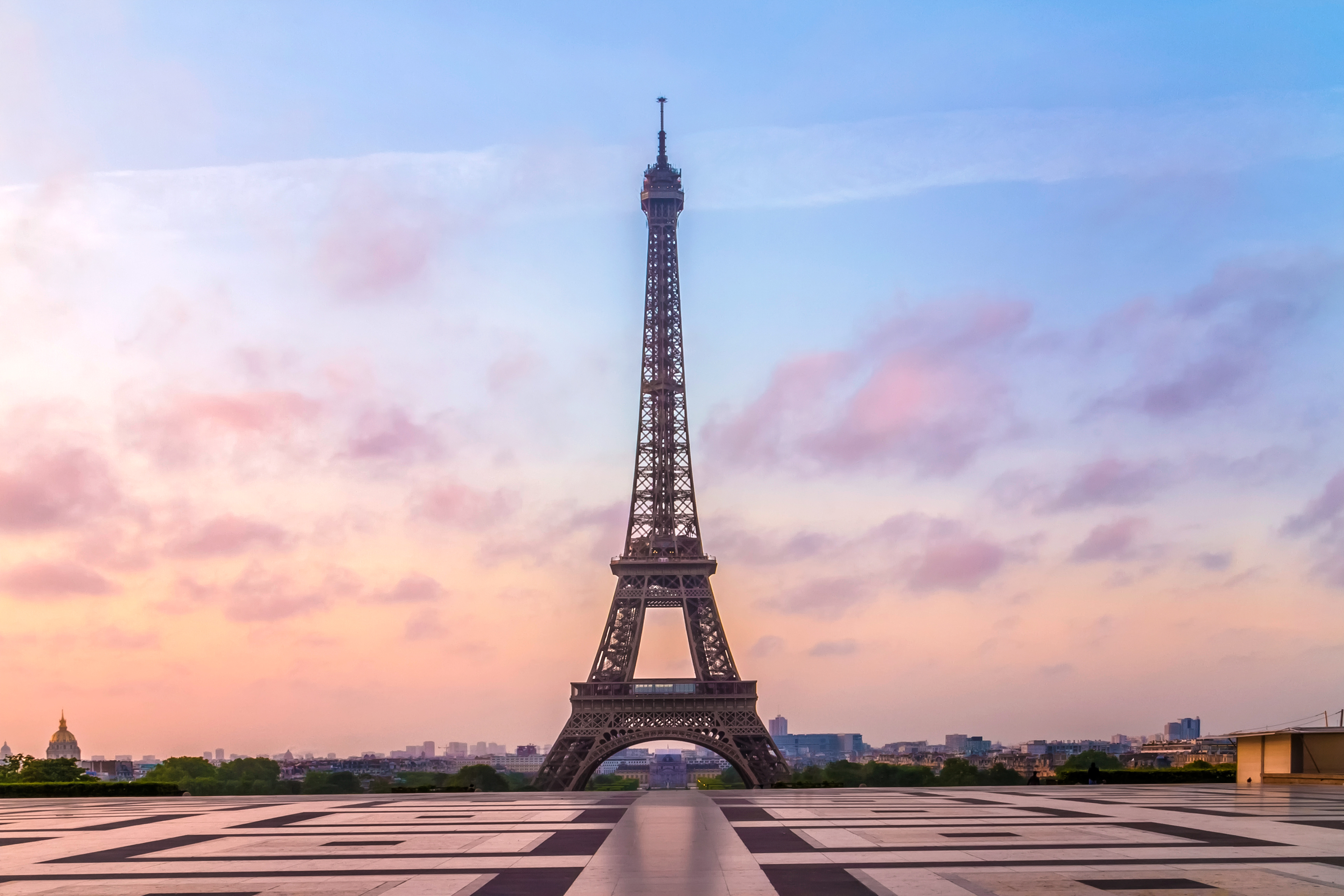 CS012_Eiffel Tower Sunrise