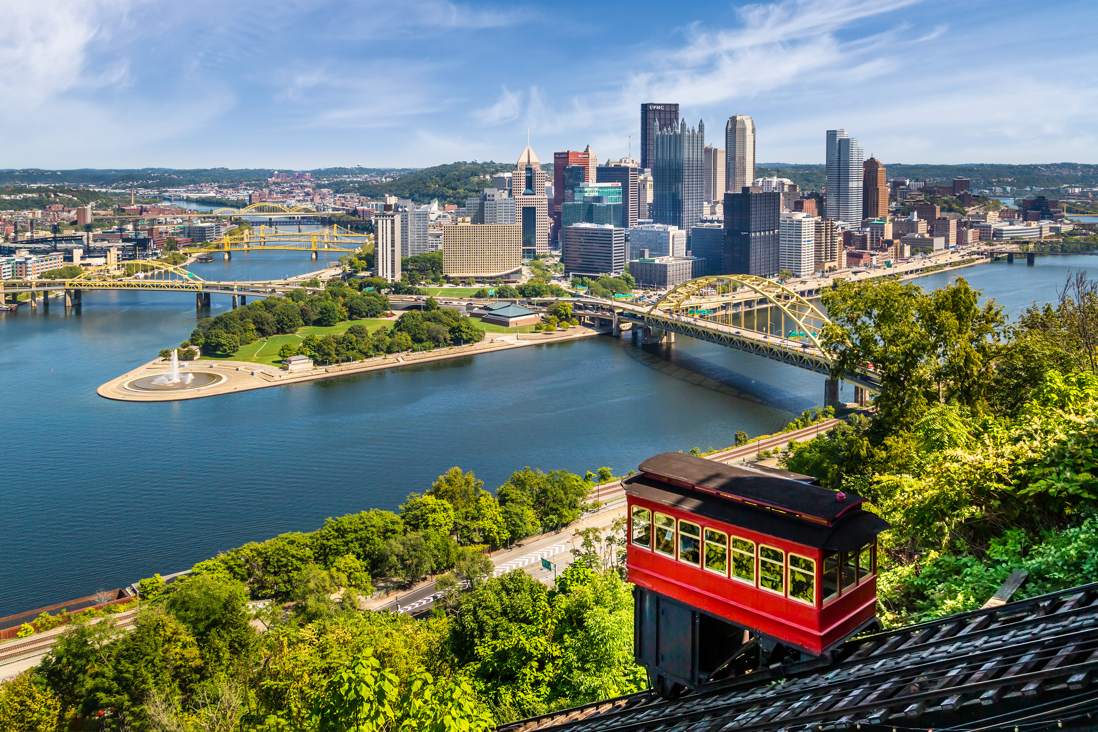 CS042_Impressive Pittsburgh Skyline with Duquesne Incline