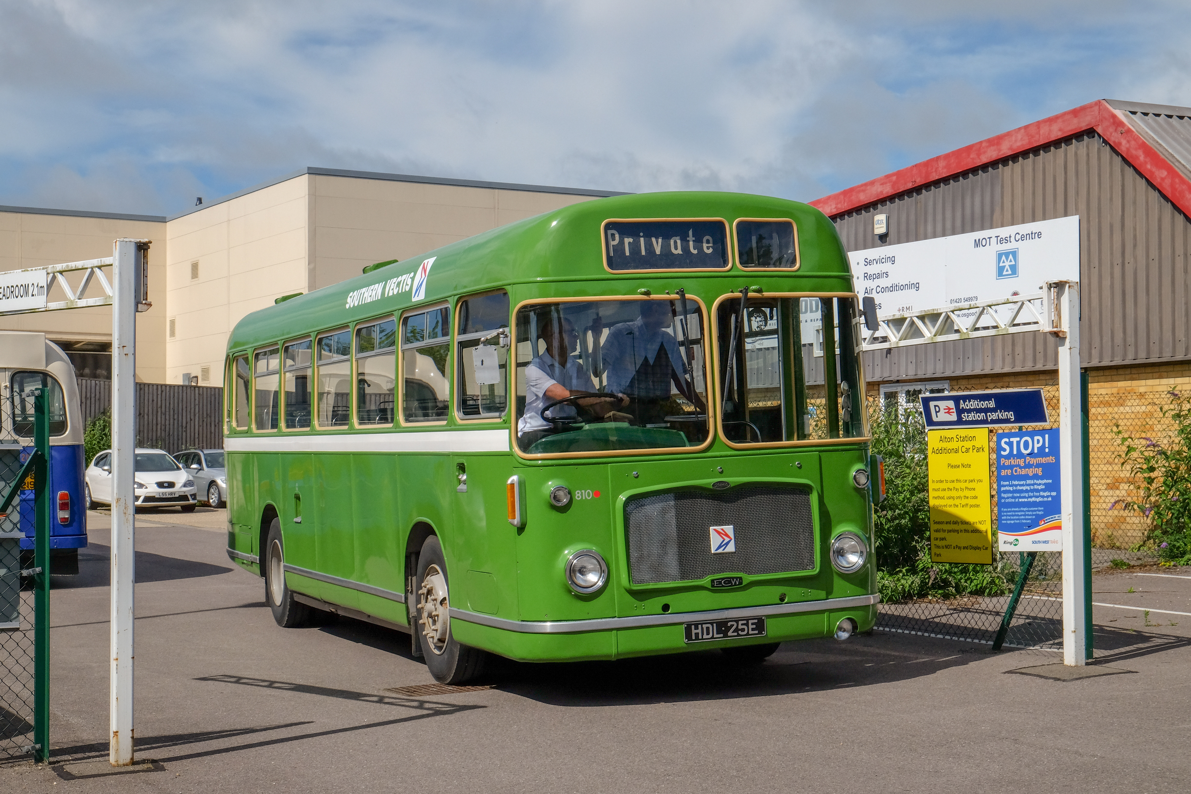 Southern Vectis HDL25E Alton 16th July 2016