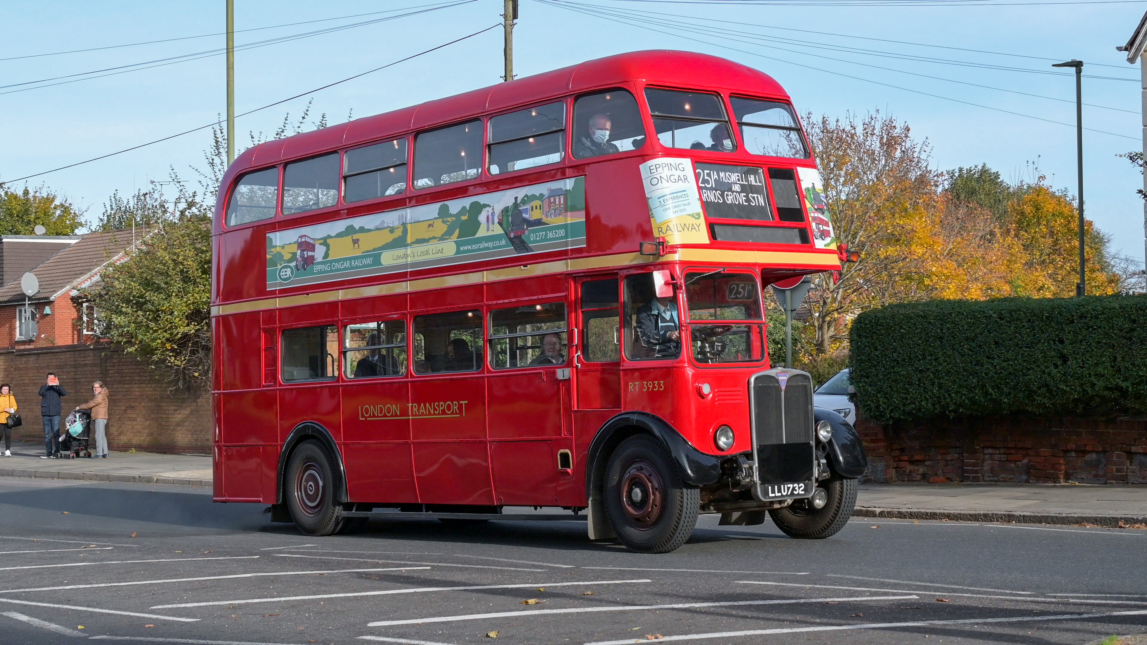 London Transport RT3933 (LLU732) Muswell Hill 7th November 2021