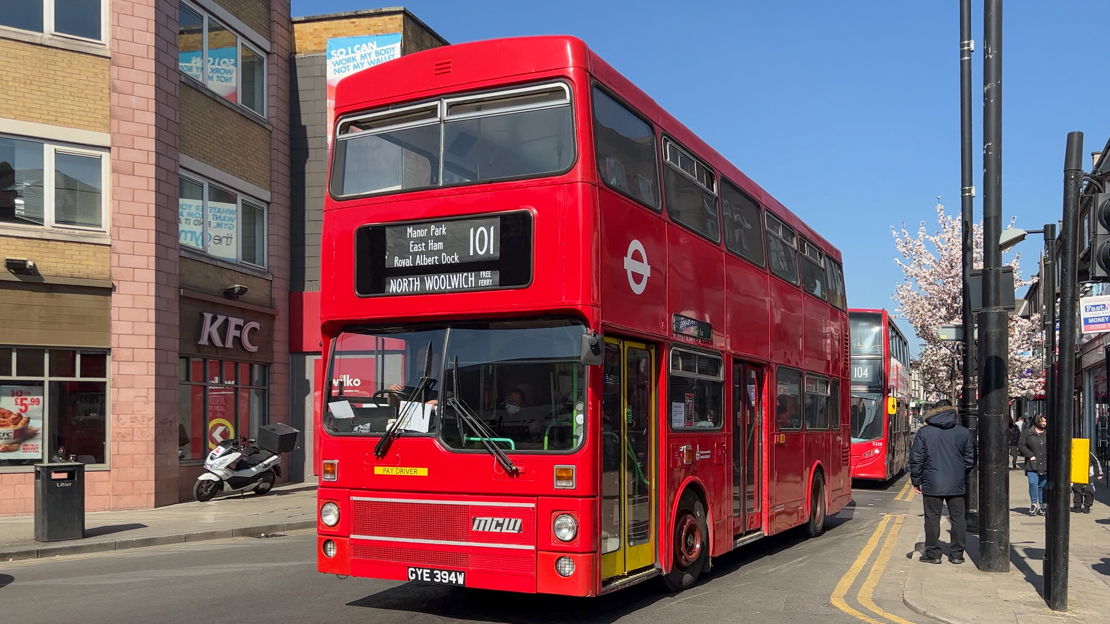 London Transport M394 (GYE394W) East Ham 26th March 2022
