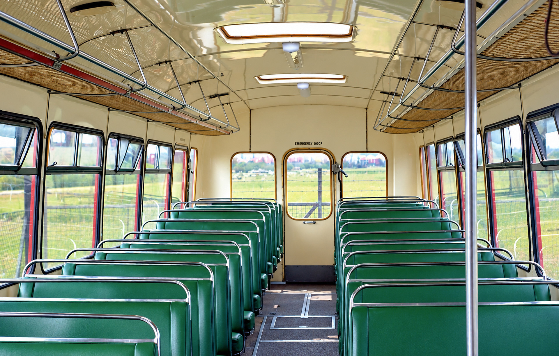 Eastern Counties RL687 (DRX631K) interior 1982