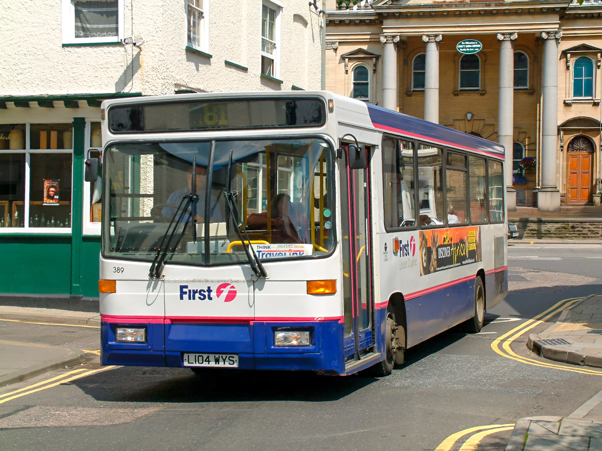 First Eastern Counties 389 (L104WYS) Northgate Street, Ipswich 13th July 2002