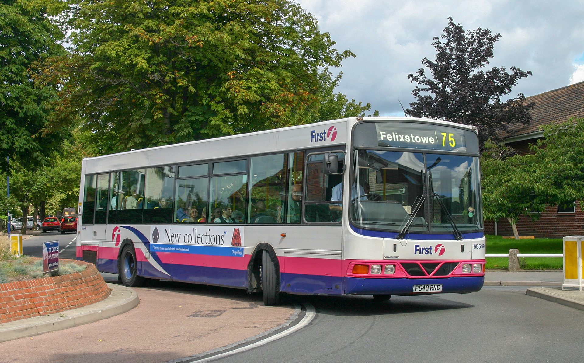 Eastern Counties P549RNG Felixstowe 19th August 2006