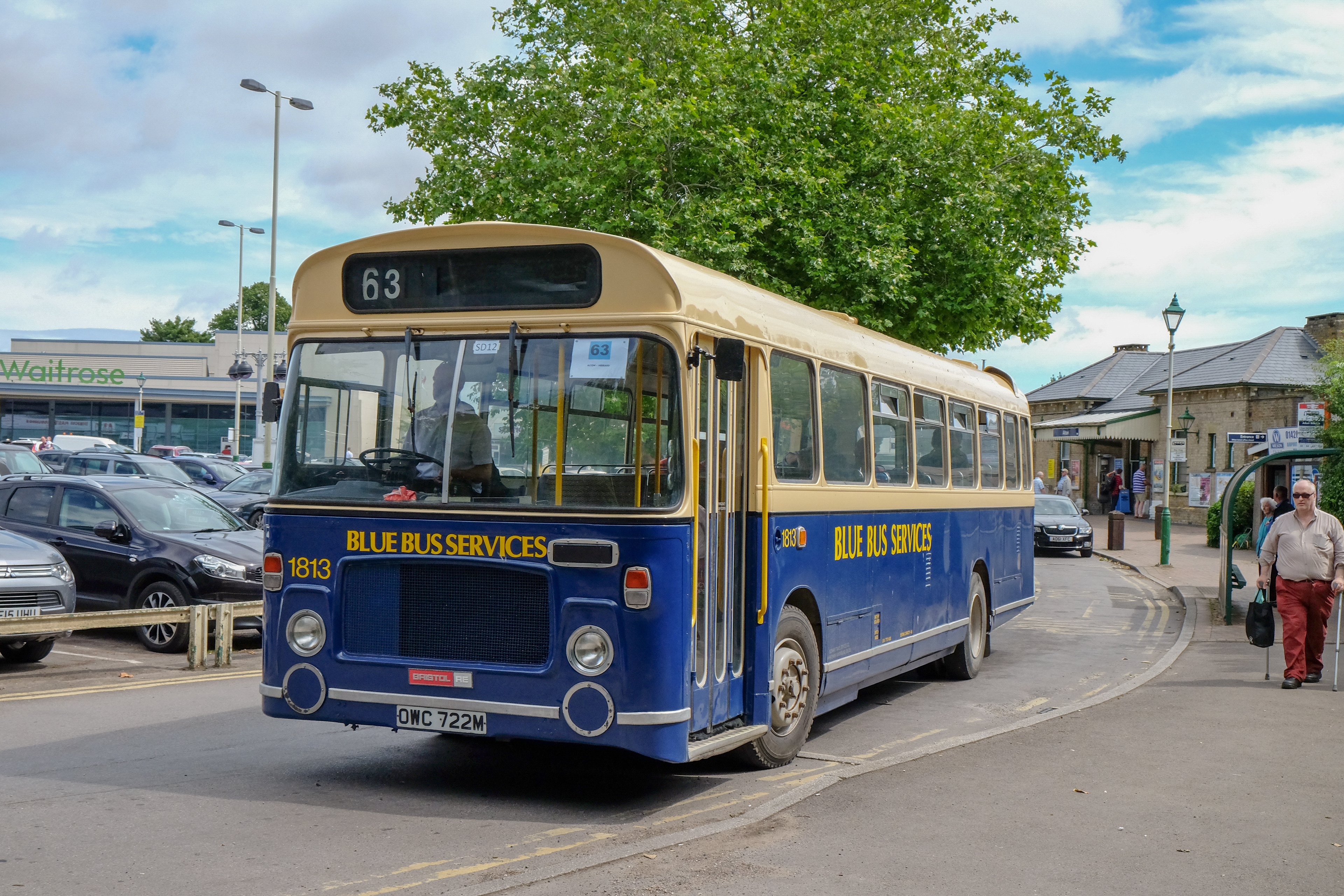 Blue bus services OWC722M Alton 16th July 2016