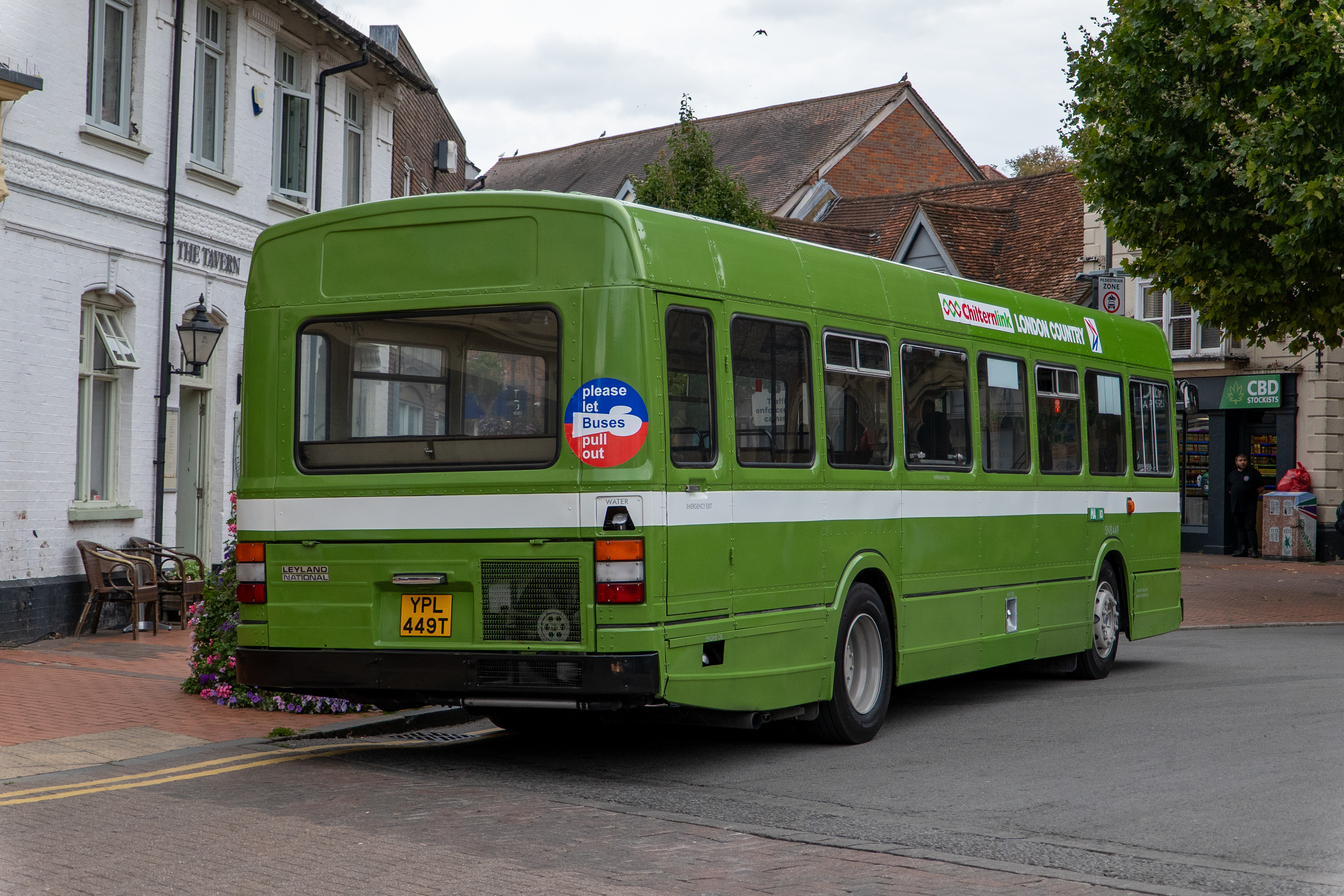 London Country SNB449 (YPL449T) Chehsam 27th September 2026
