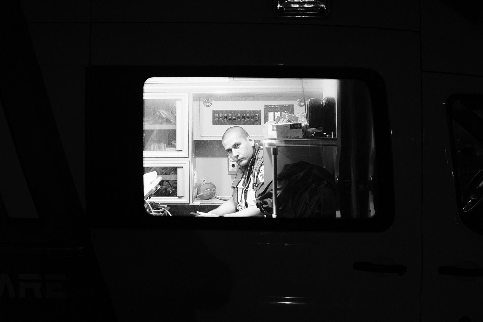 12 hours later, we enter the night and the end of the shift.