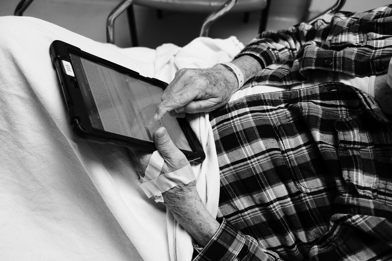 Patient alive and well, signing the report post saving his life. This is how I end my shift.