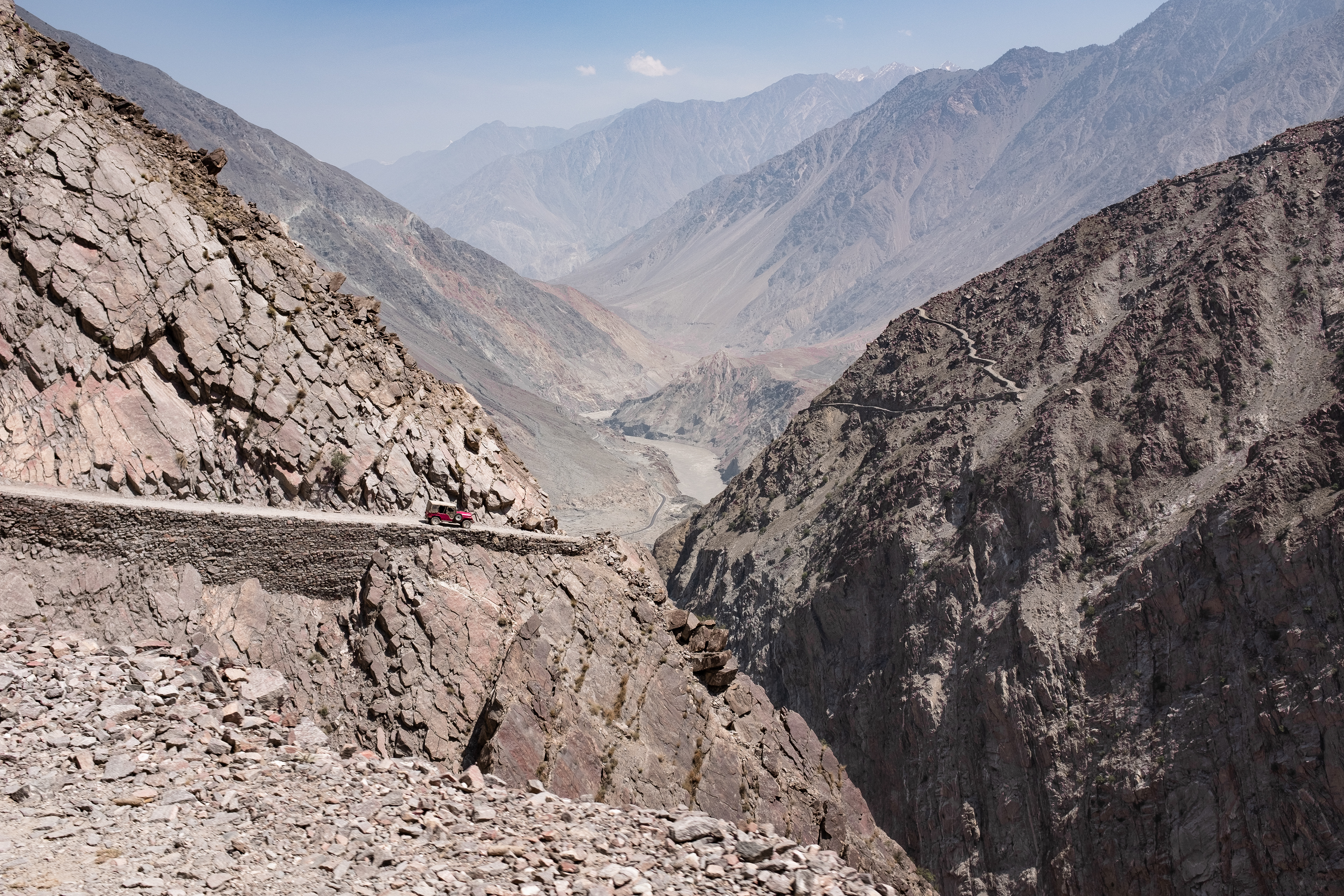Pakistan - Road to Fairy Meadow
