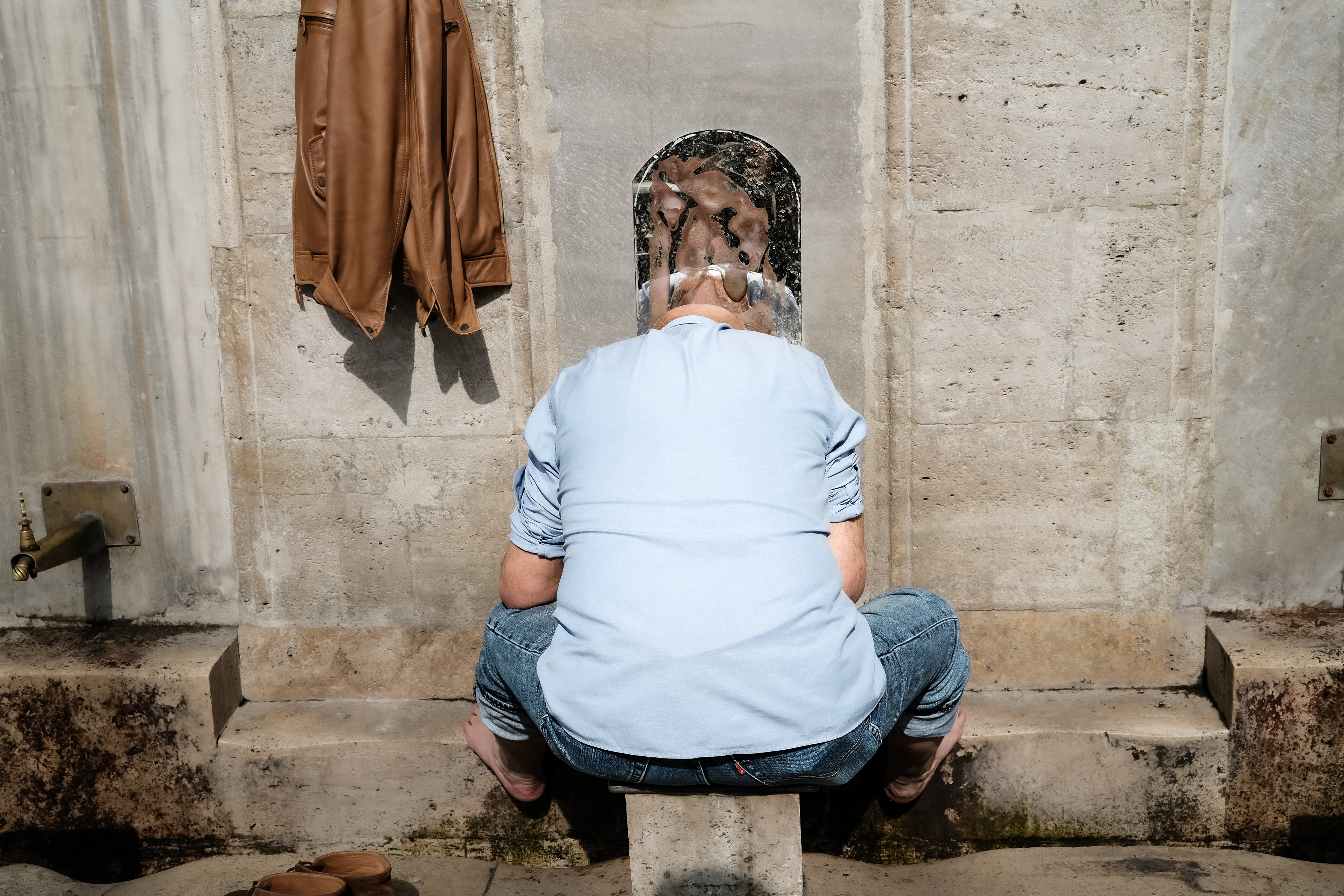 JUXTANBUL CANDID - Taken in Eminonu/Istanbul - new mosque - mirror - ablution- juxtaposition