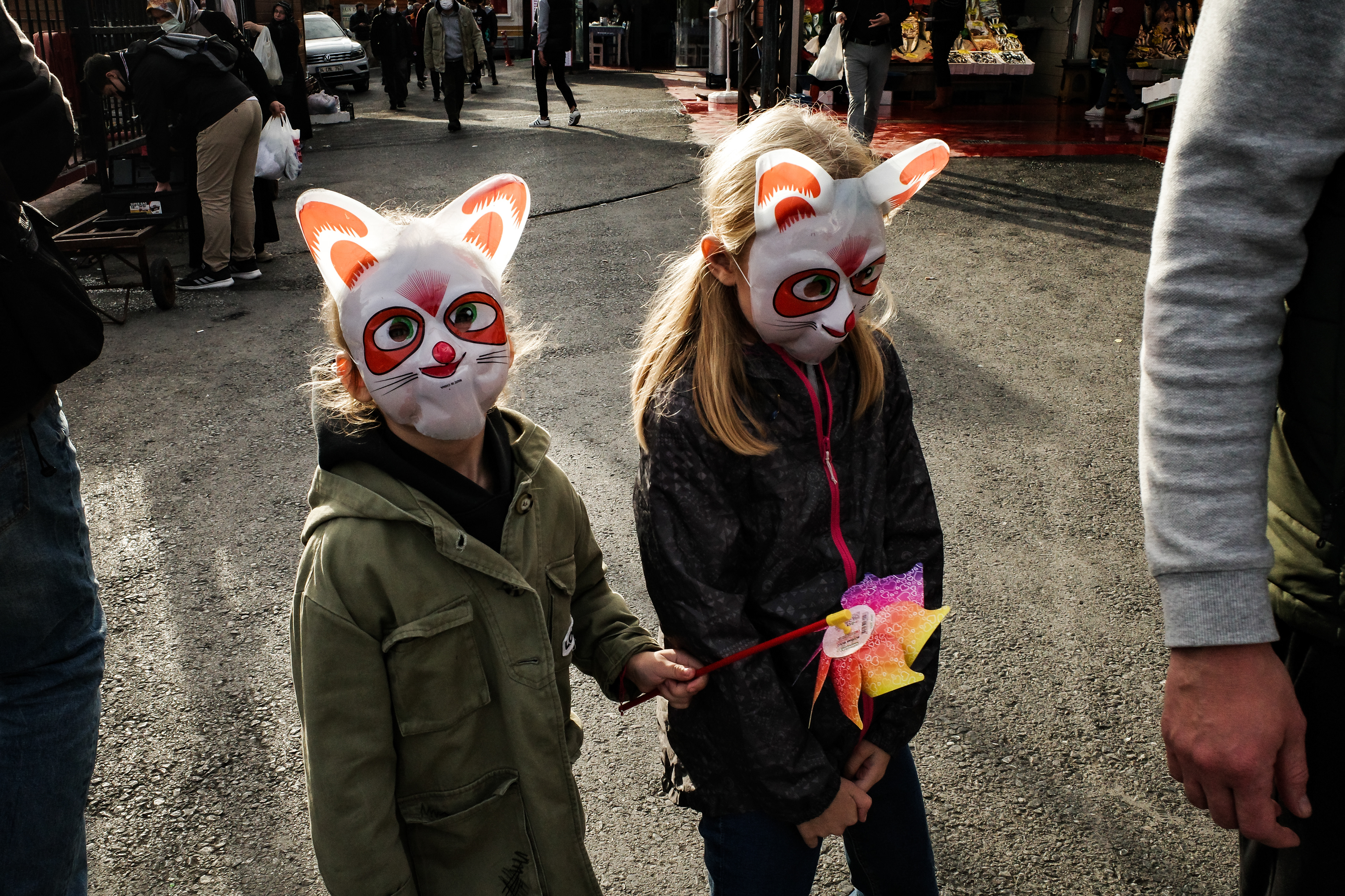 JUXTANBUL CANDID - Taken in Istanbul - twins - mask - juxtaposition