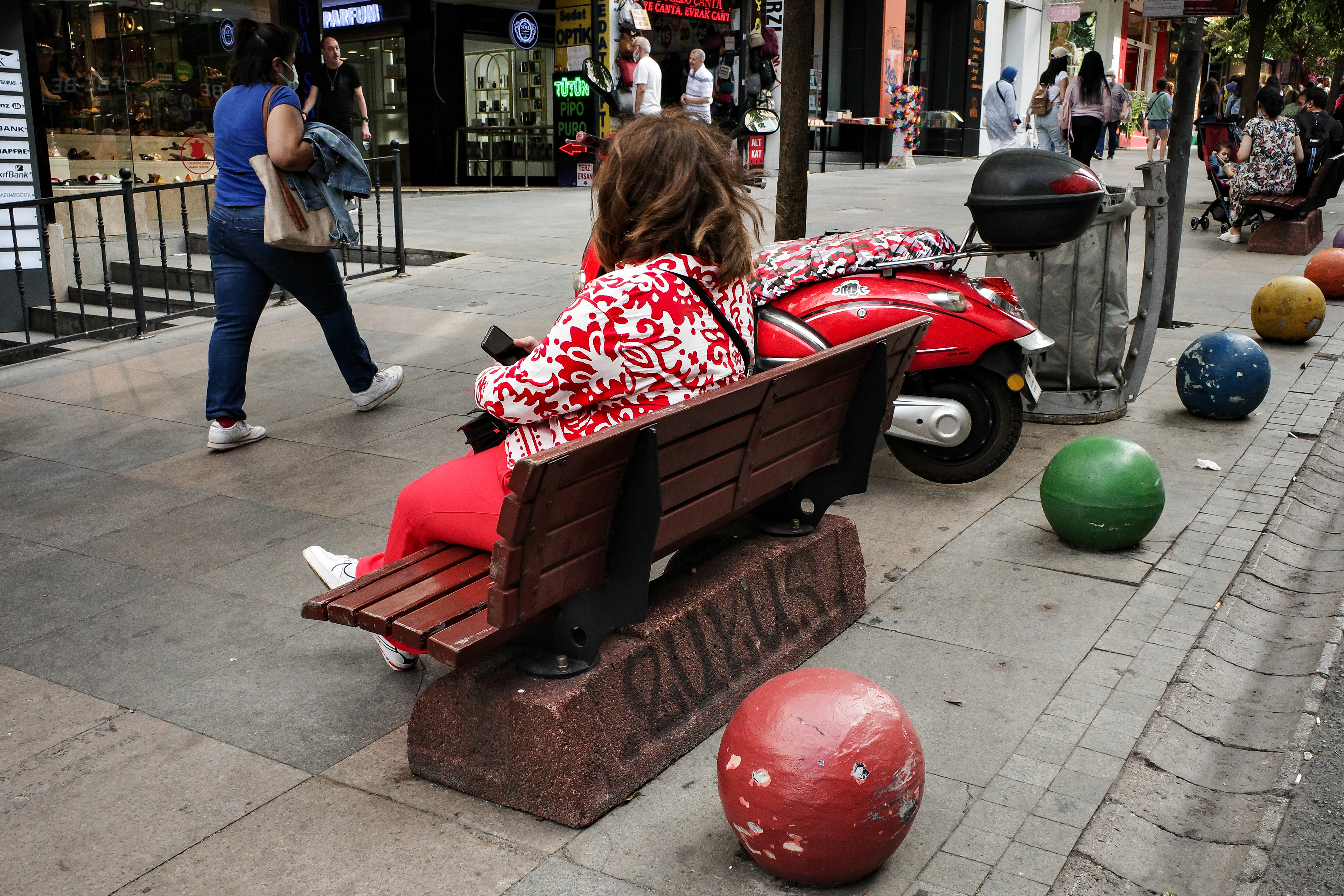JUXTANBUL CANDID - Taken in Kadikoy/Istanbul - dress - red - scooter - juxtaposition