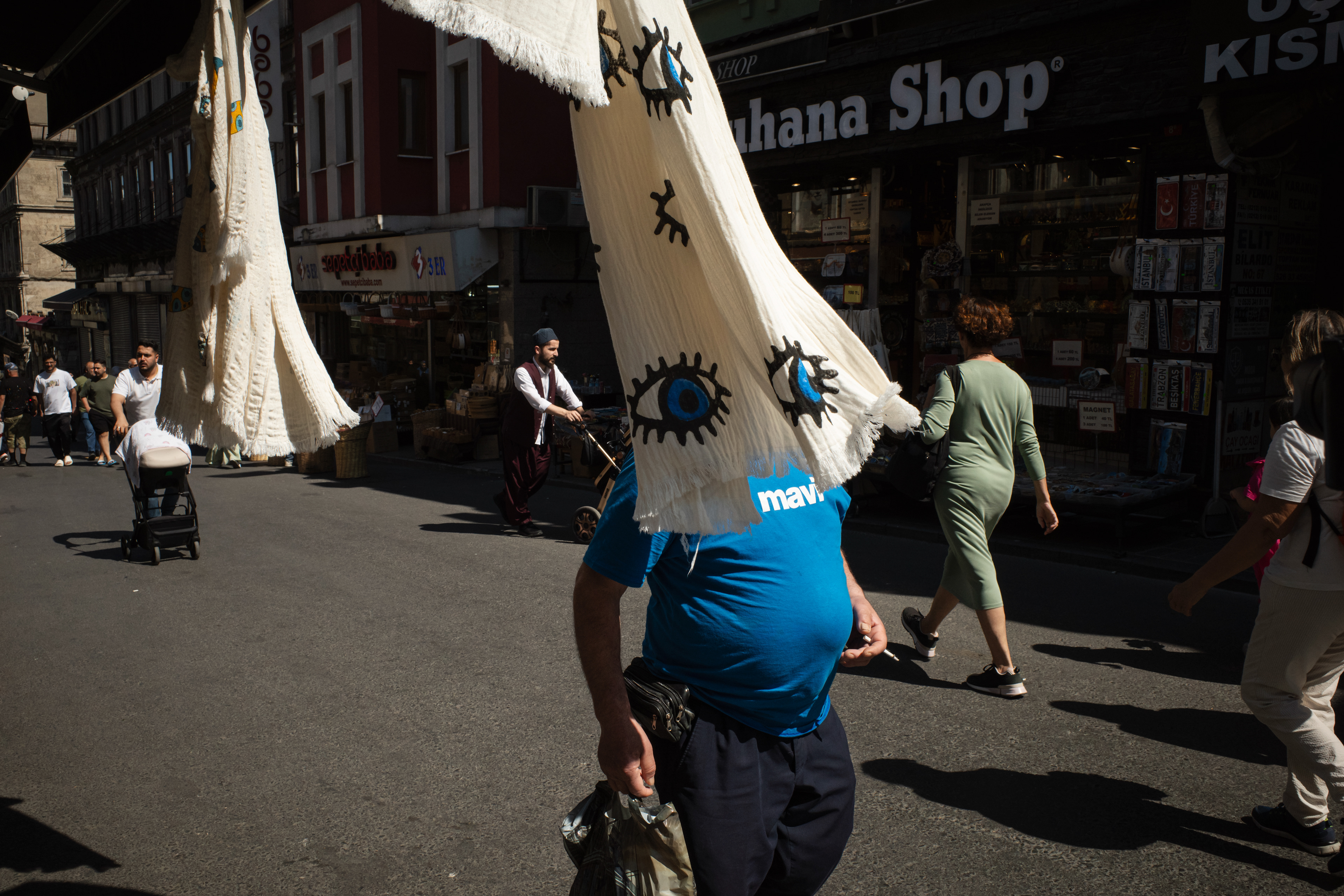 JUXTANBUL CANDID - Taken in Istanbul - blue -eyes- juxtaposition