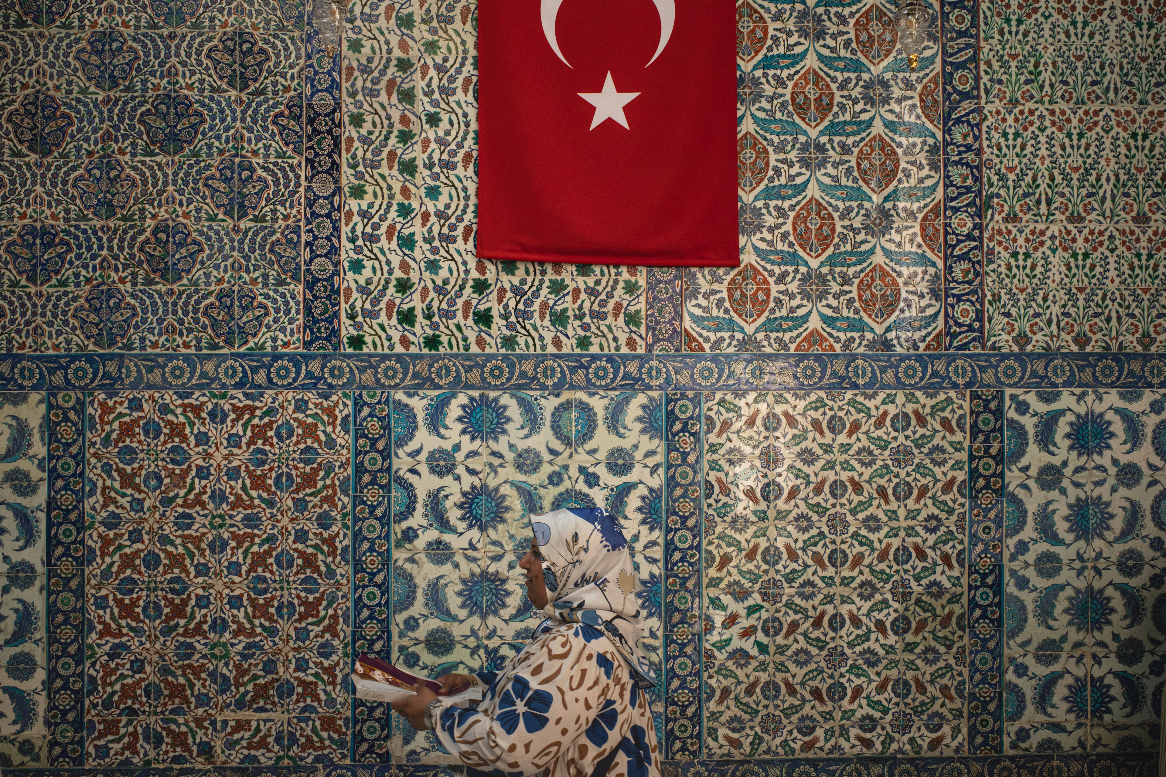 JUXTANBUL CANDID - Taken in Eyup Sultan/Istanbul - Turkish flag - mosaics- juxtaposition