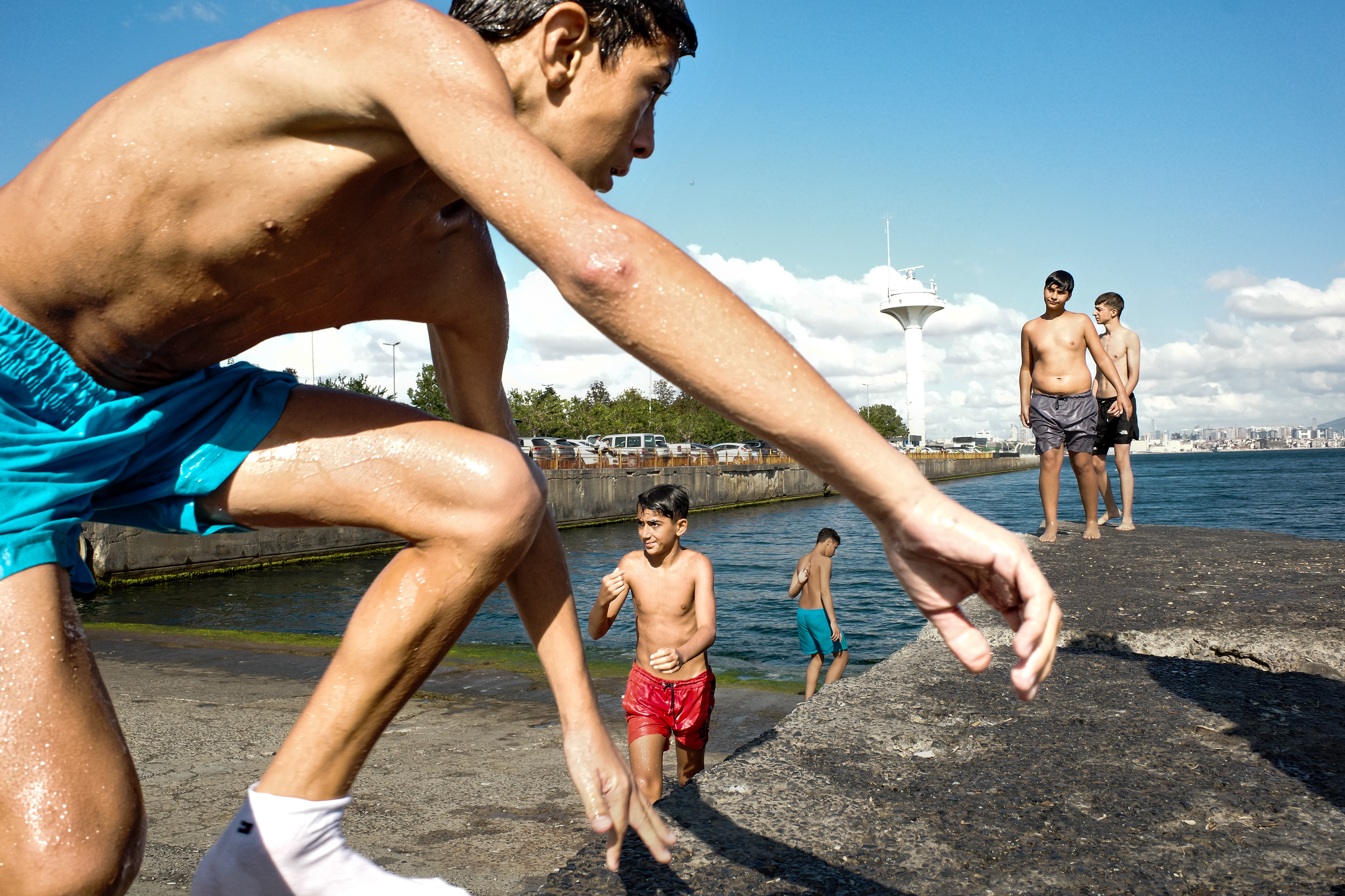 JUXTANBUL CANDID - Taken in Kadikoy/Istanbul - red bull - clouds - juxtaposition