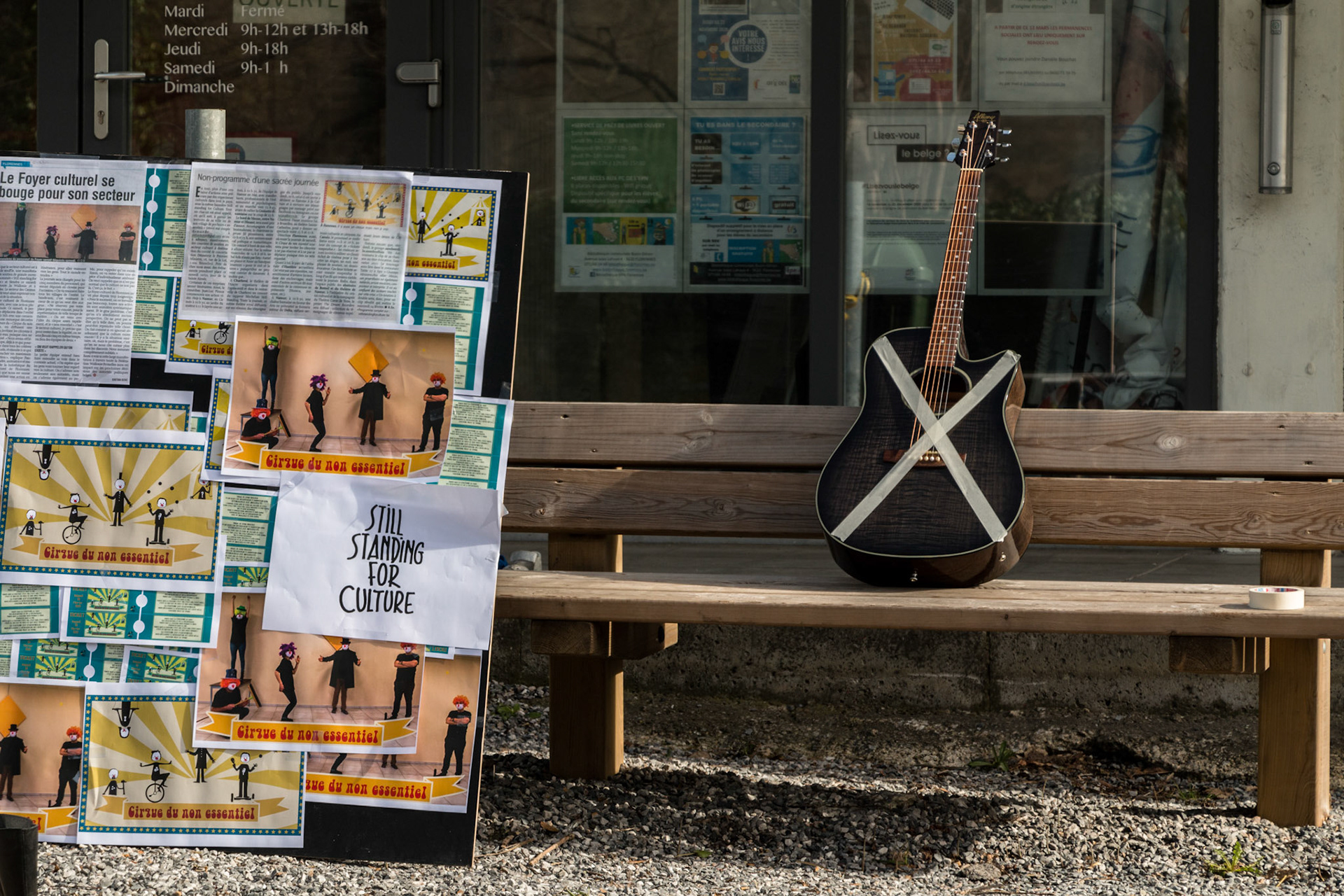 20février2021 - Florennes - Foyer culturel de Florennes  artiste sans travail dans un lieu sans public - manifestation du secteur culturel qui revandique le droit de travailler suite à la crise COVID