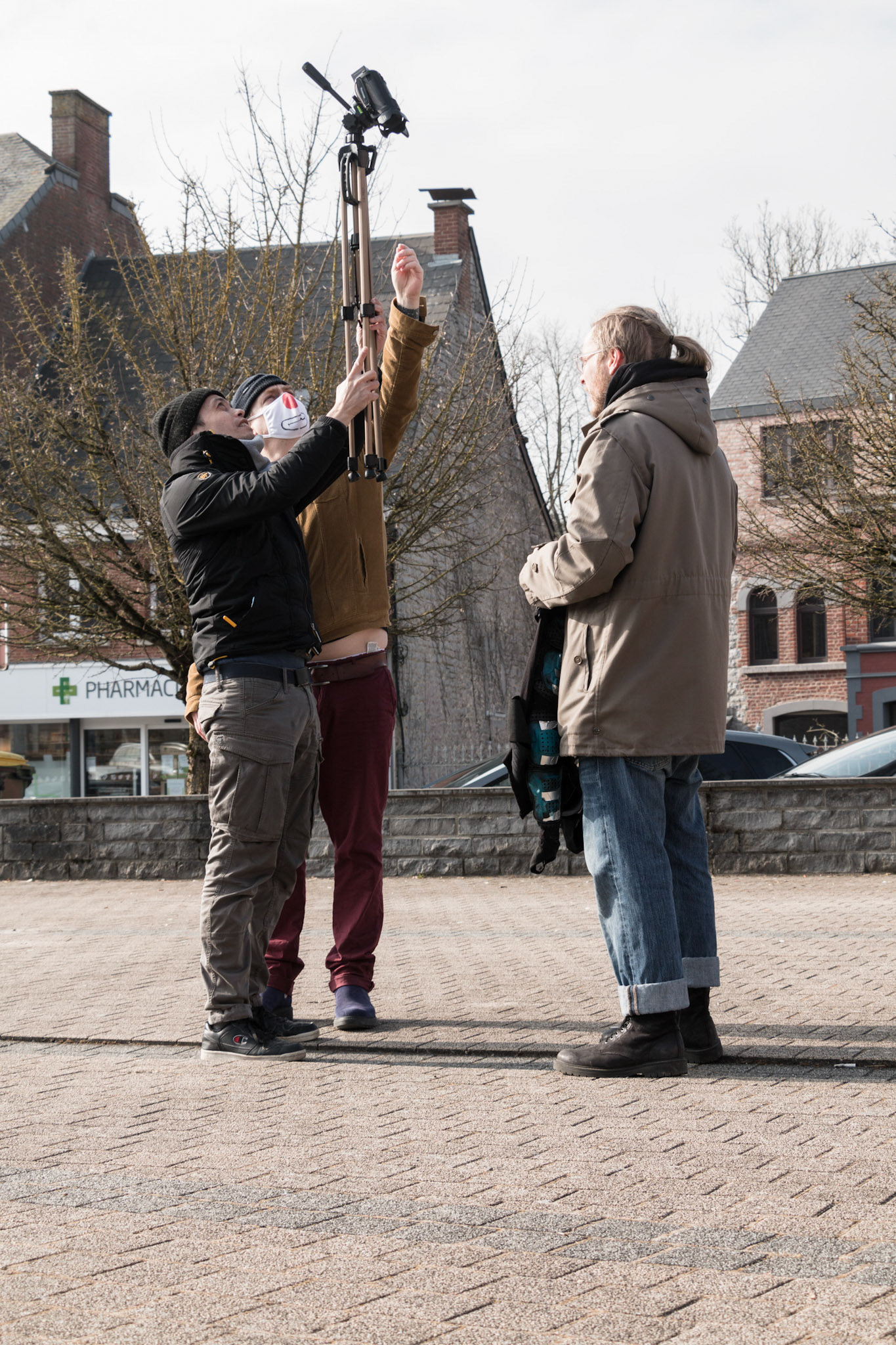 8mars2021 - Florennes - Foyer culturel de Florennes  artiste confiné au travail dans un lieu sans public - filmé par Geo Magbag - manifestation du secteur culturel qui revandique le droit de travailler suite à la crise COVID