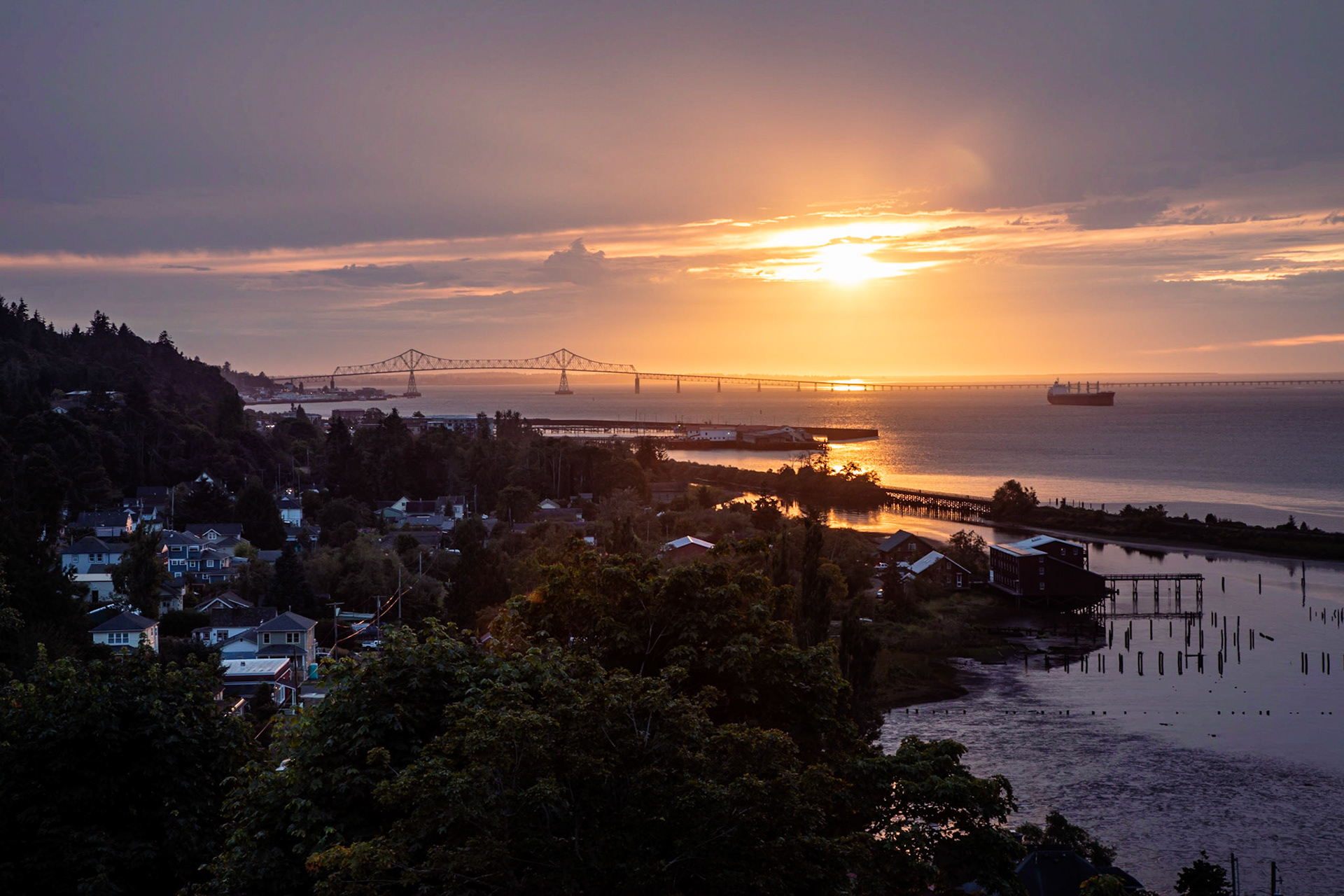 The view overlooking the Pacific Ocean and the Astoria-Megler Bridge