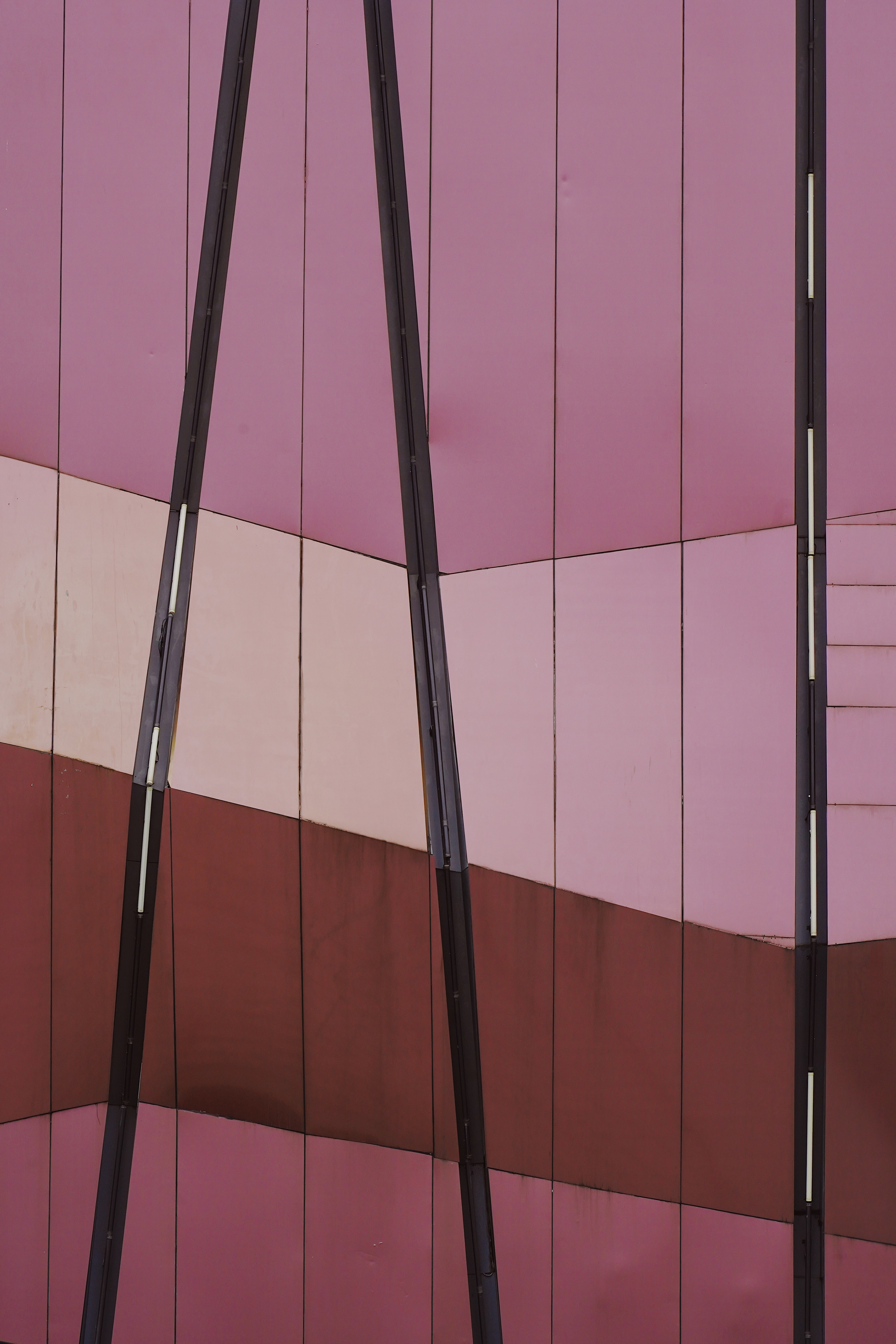 Lines and Structures of Minimalist Architecture in Bangkok