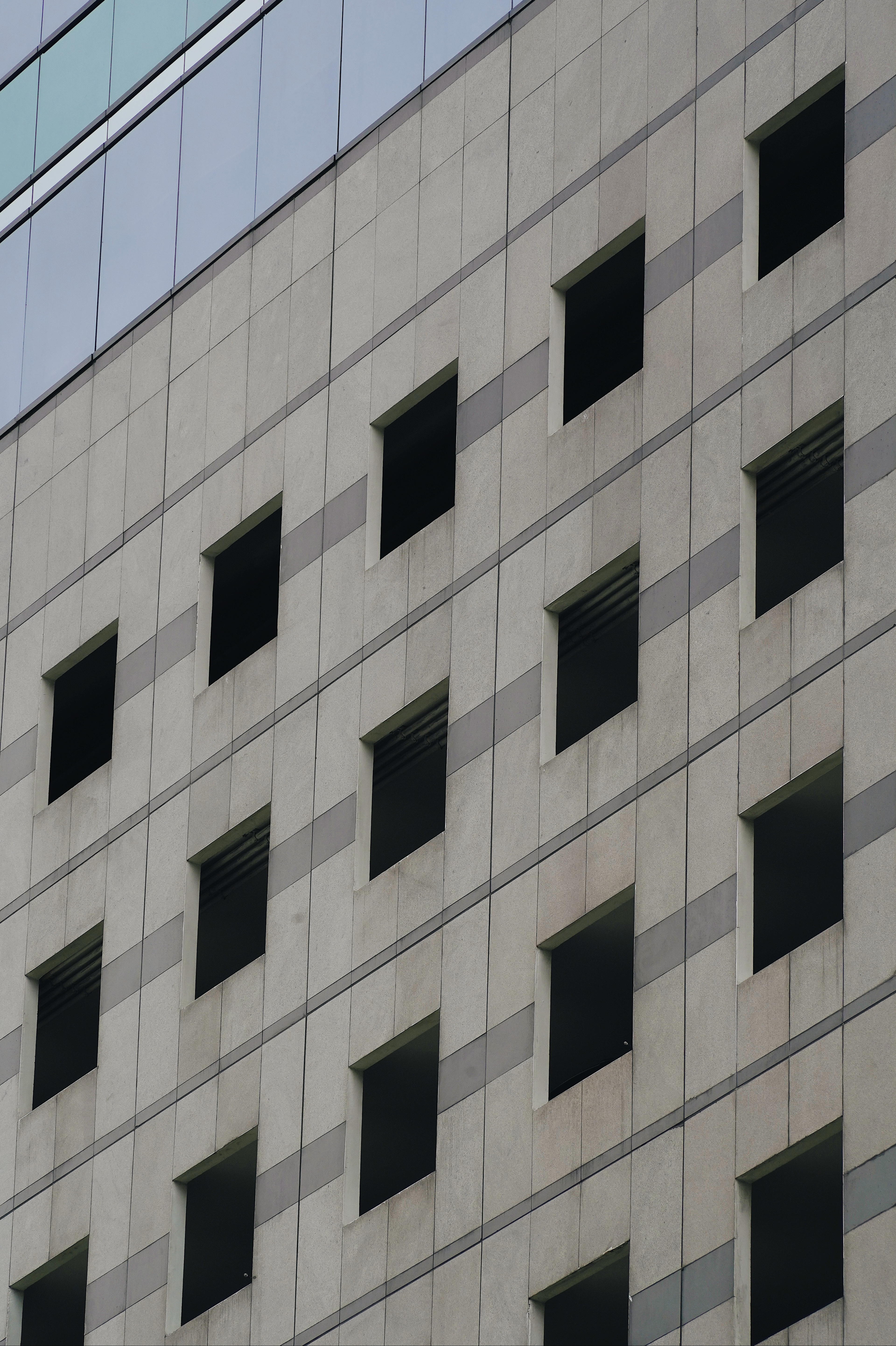 Lines and Structures of Minimalist Architecture in Bangkok