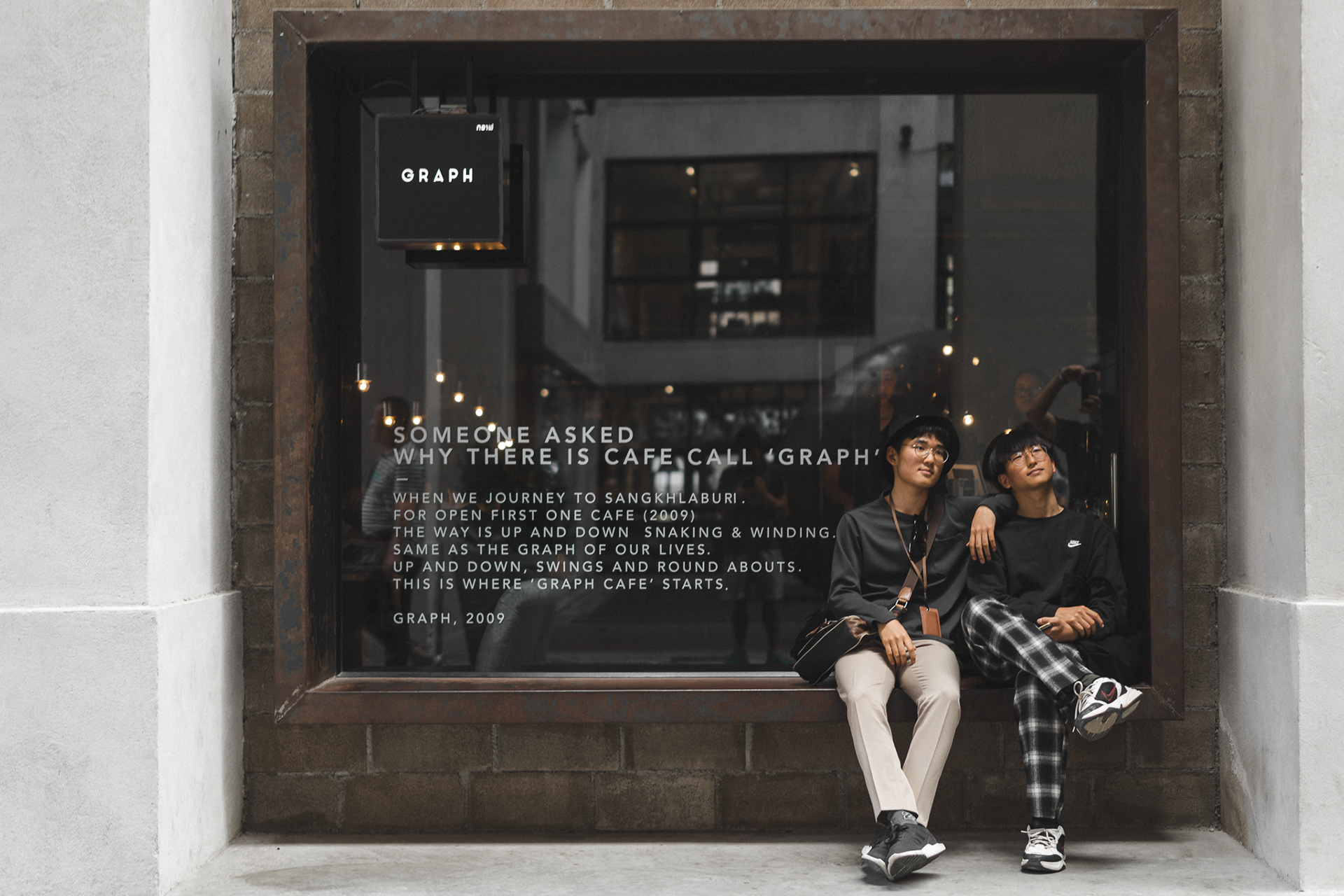 Atmosphere in front of GRAPH ONE NIMMAN cafe