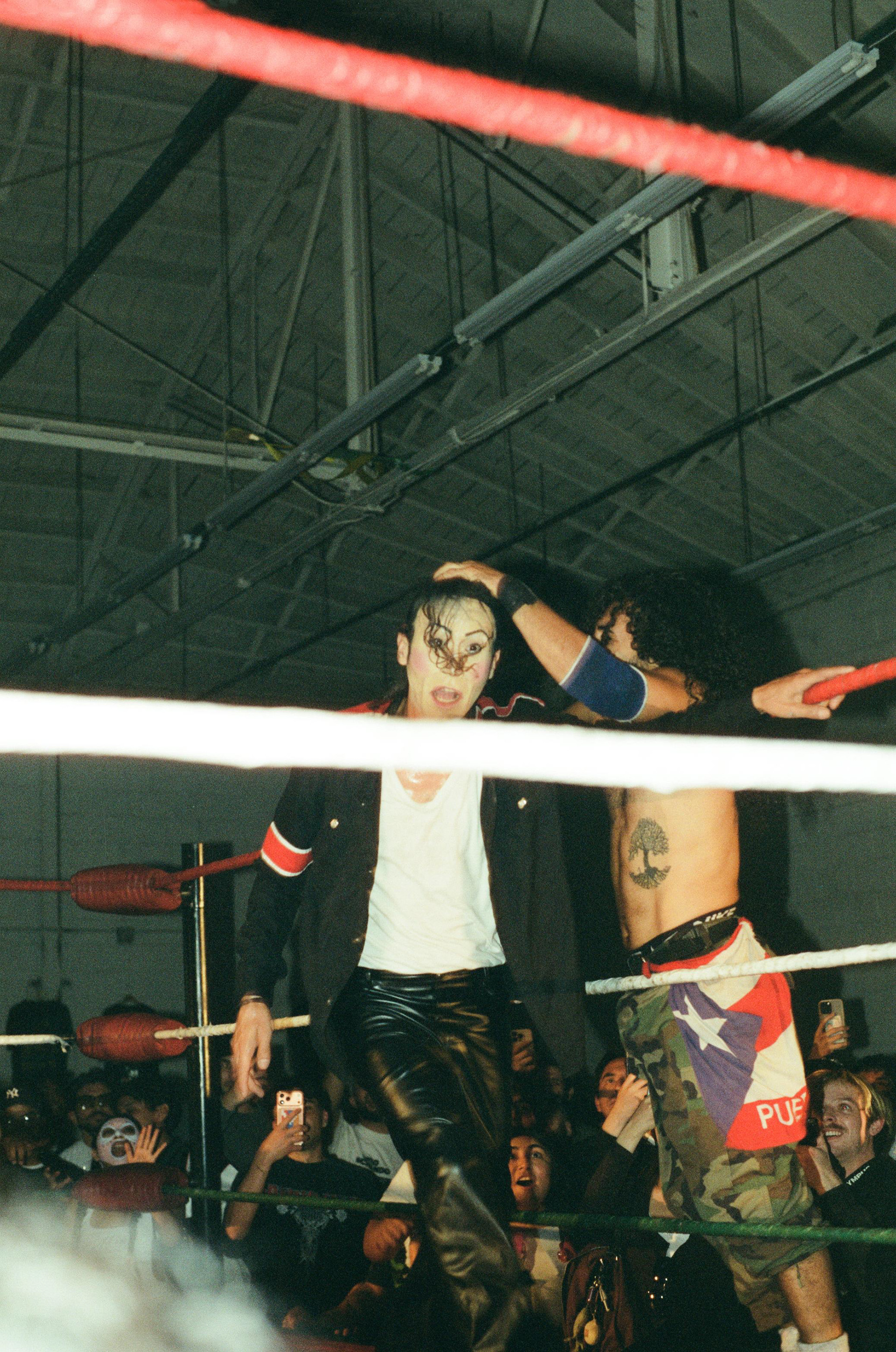 MFN Lucha 4 x Mano Pesada 