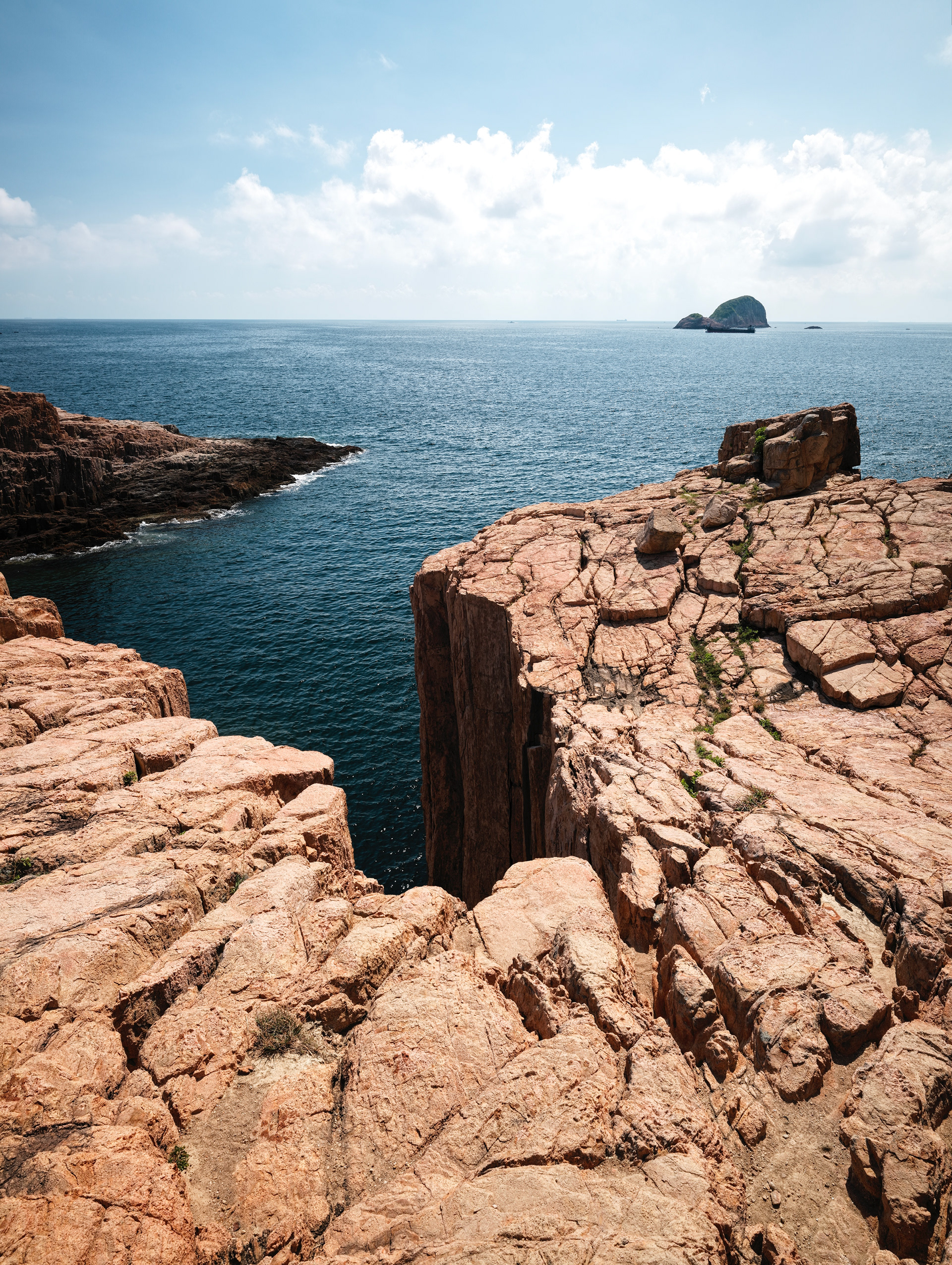 Island - Hasselblad X2Dii + XCD28P