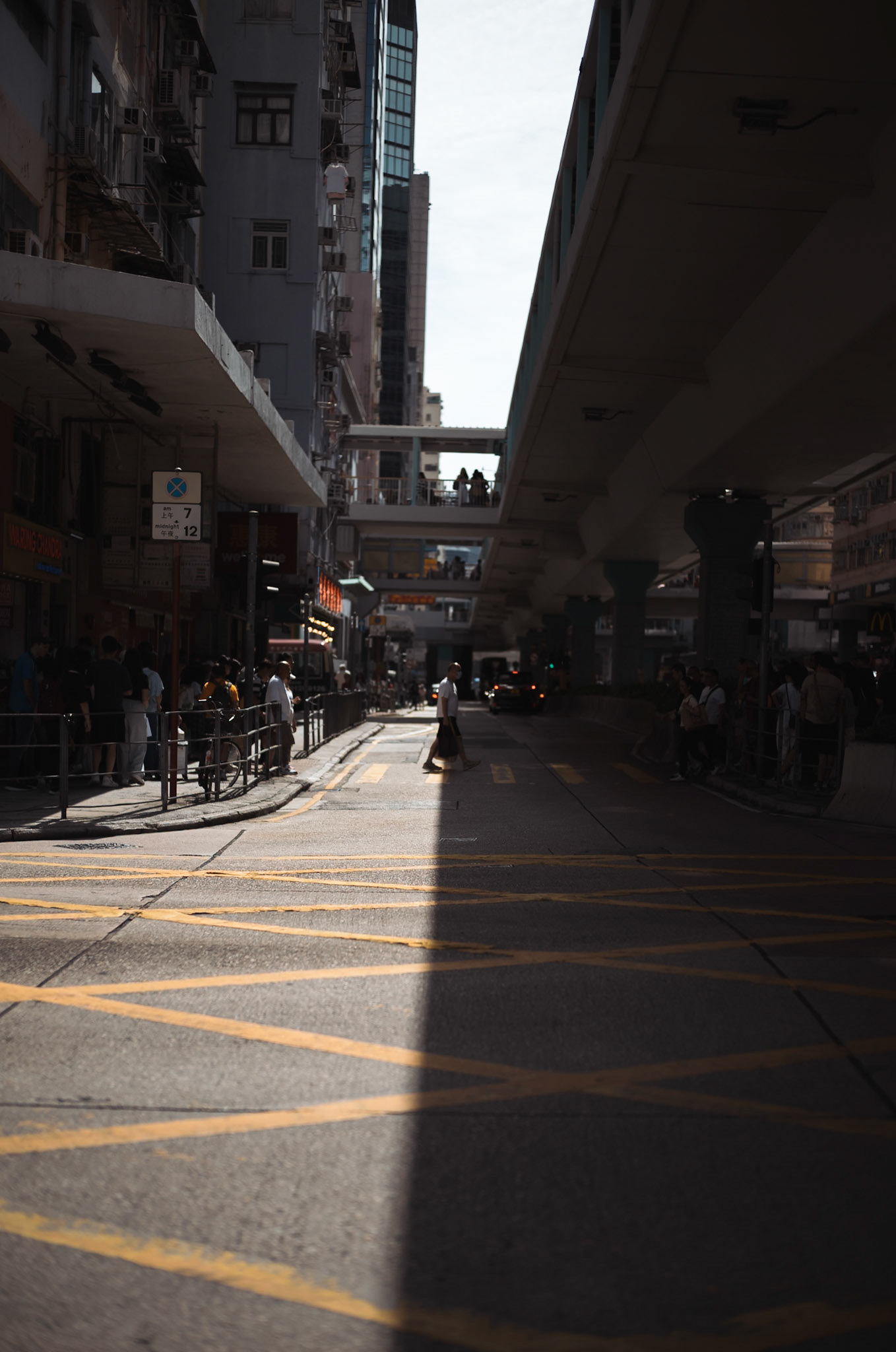 Crossing, Hong Kong - Leica M11-P