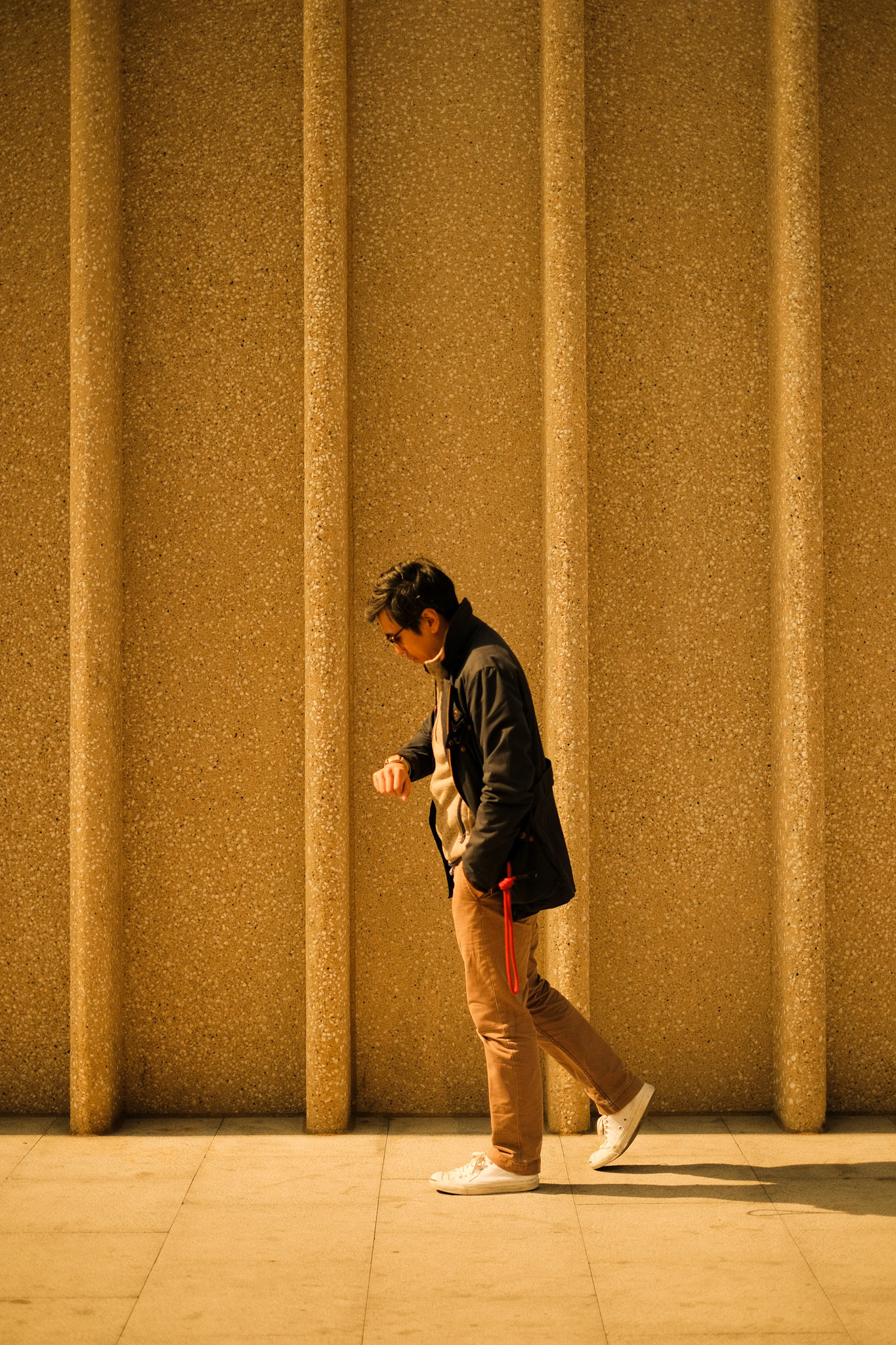 Walking, Shanghai - Fujifilm X-Pro2