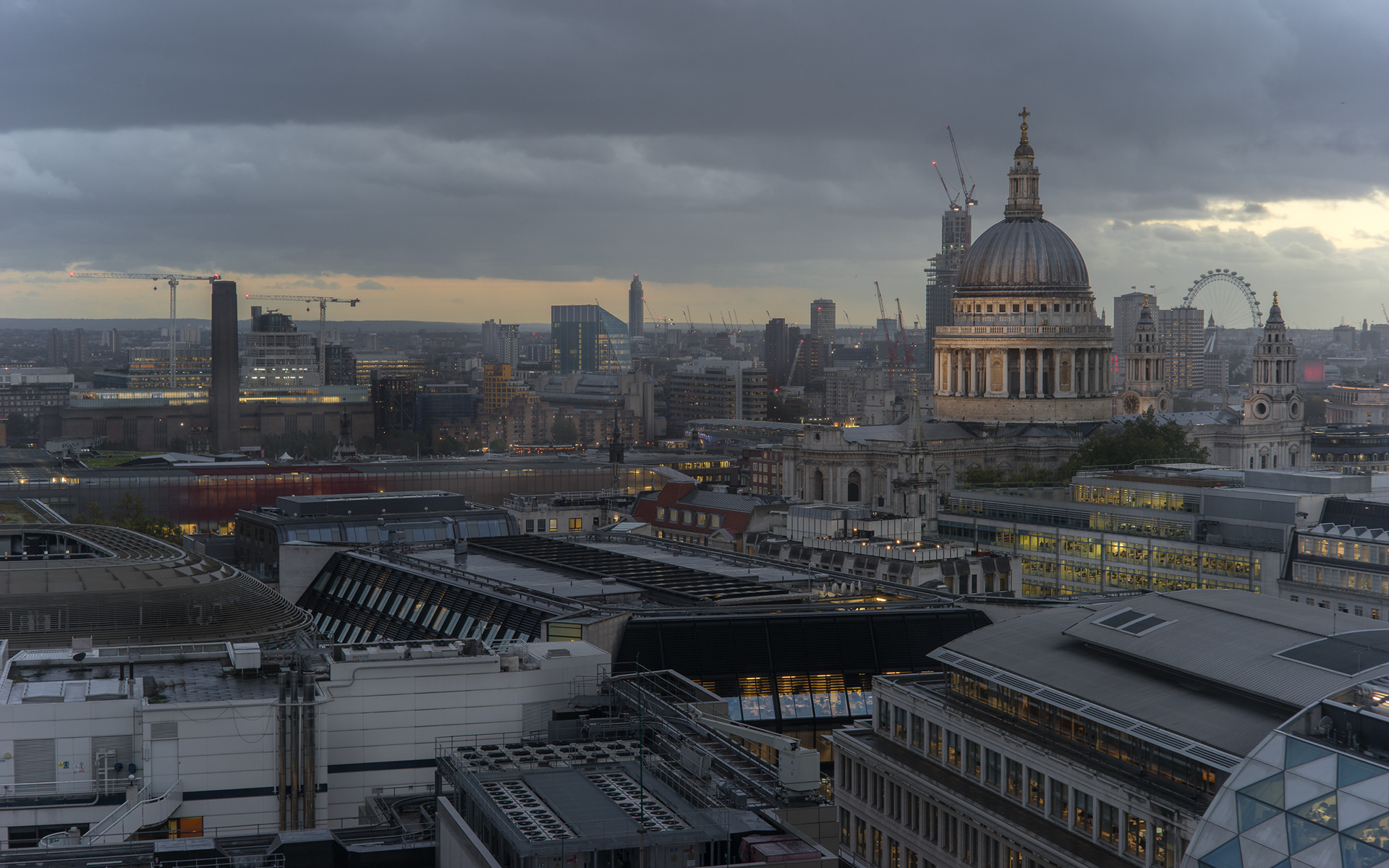 London - Sony A7R + Zeiss C Sonnar 50mm f/1.5 ZM