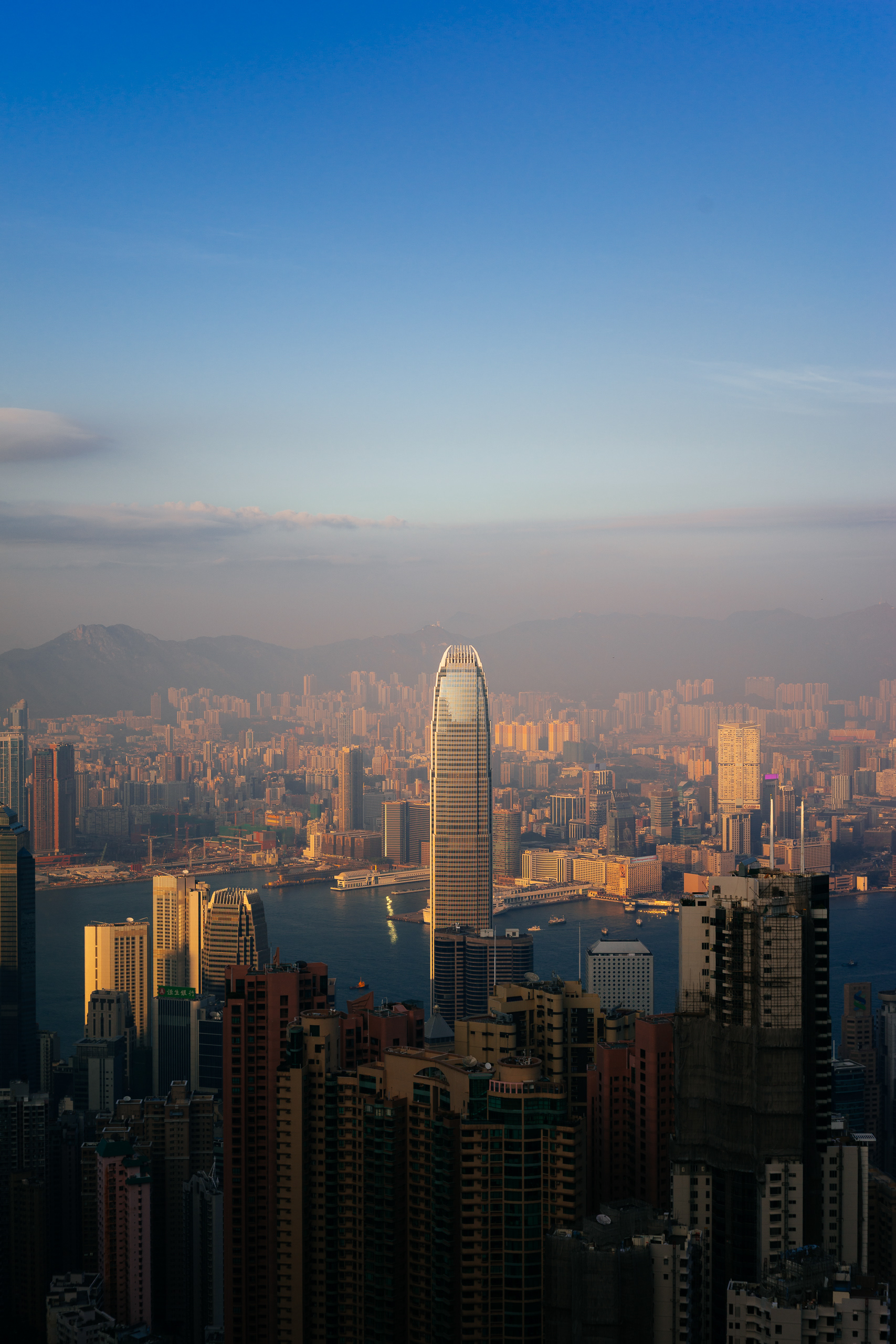 Hong Kong - Sony A7R + Zeiss C Sonnar 50mm f/1.5 ZM