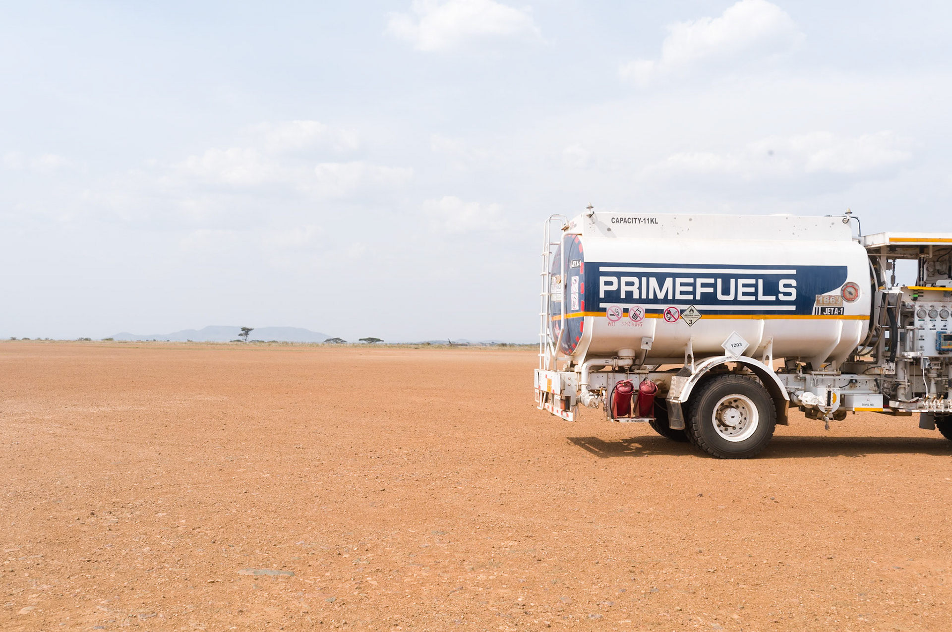 Refuelling, Botswana - Leica M11-P 