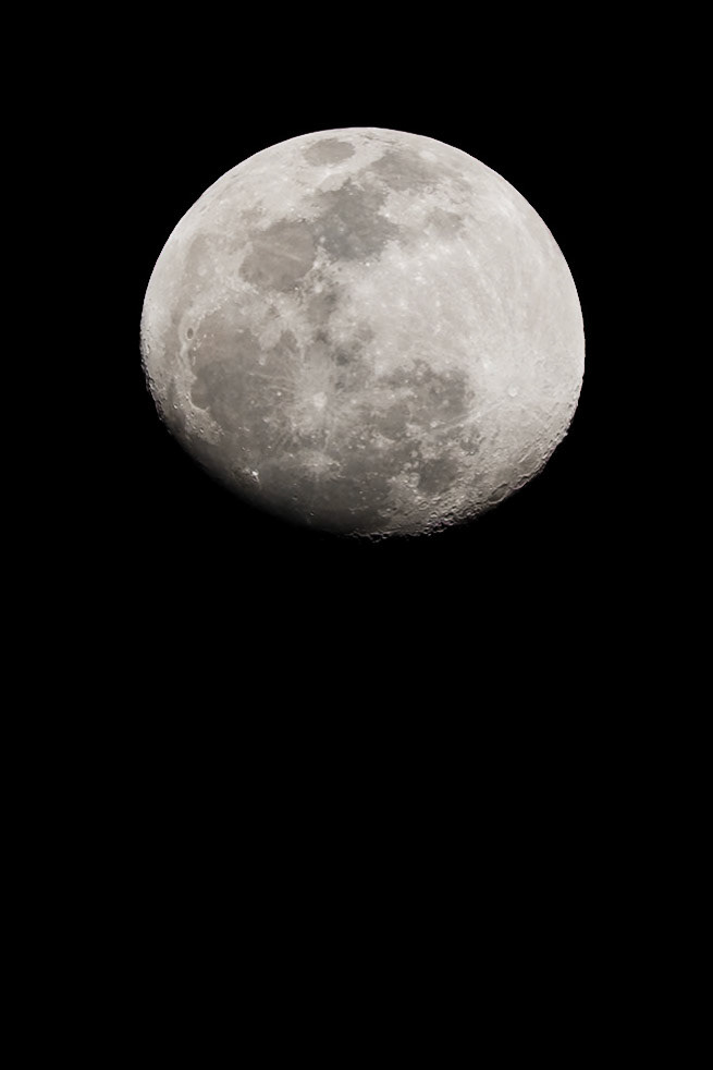 Moon, Botswana - Leica SL2-S