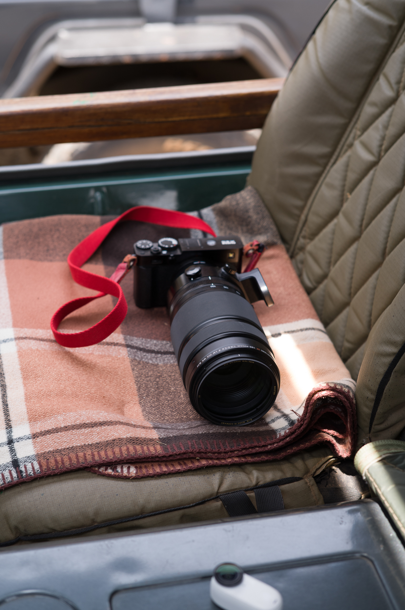 Hers: Fujifilm X-E5 + XF100-400mm F4.5-5.6