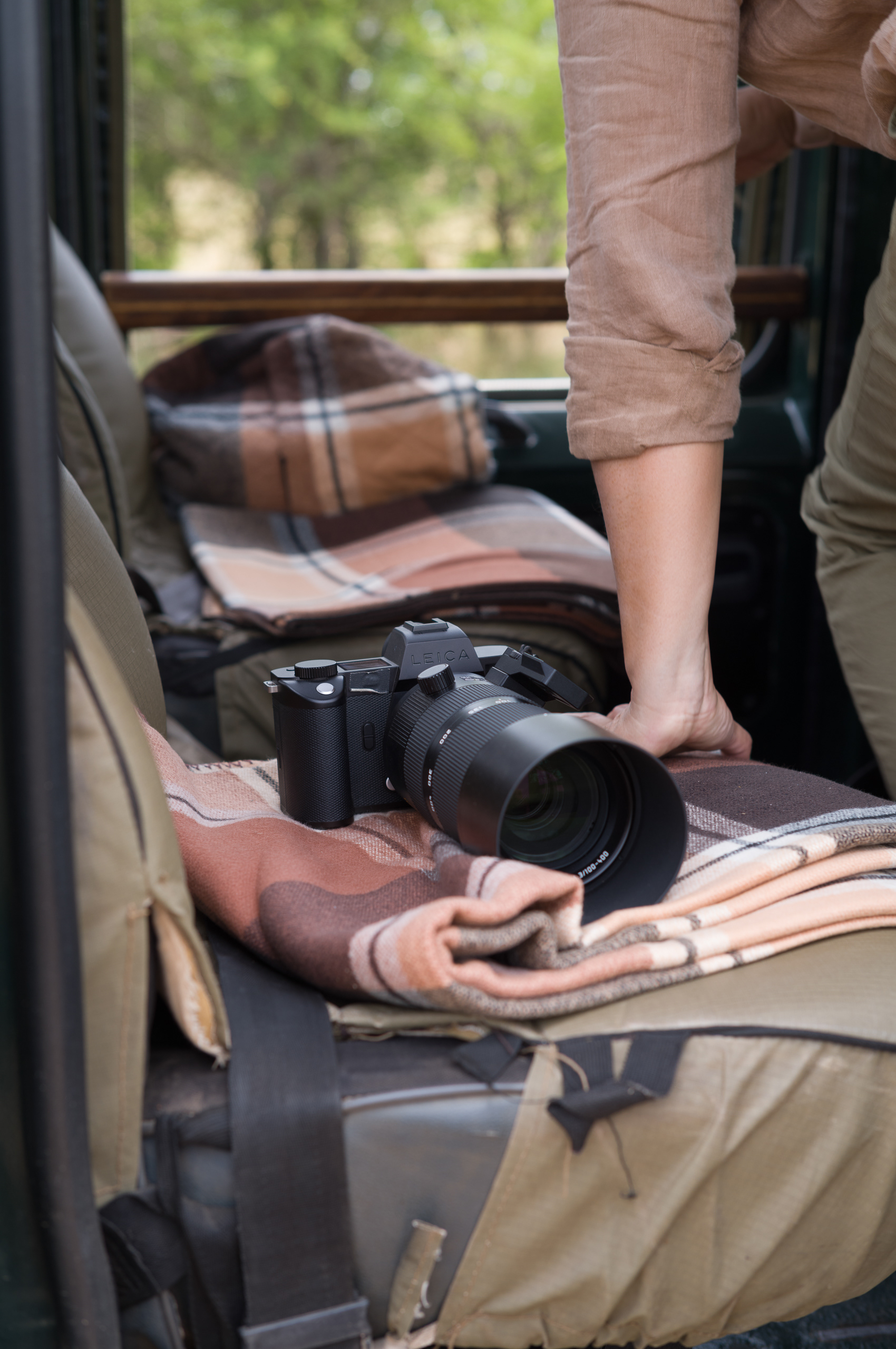 His: Leica SL2-S + Vario-Elmar 100-400mm F5-6.3