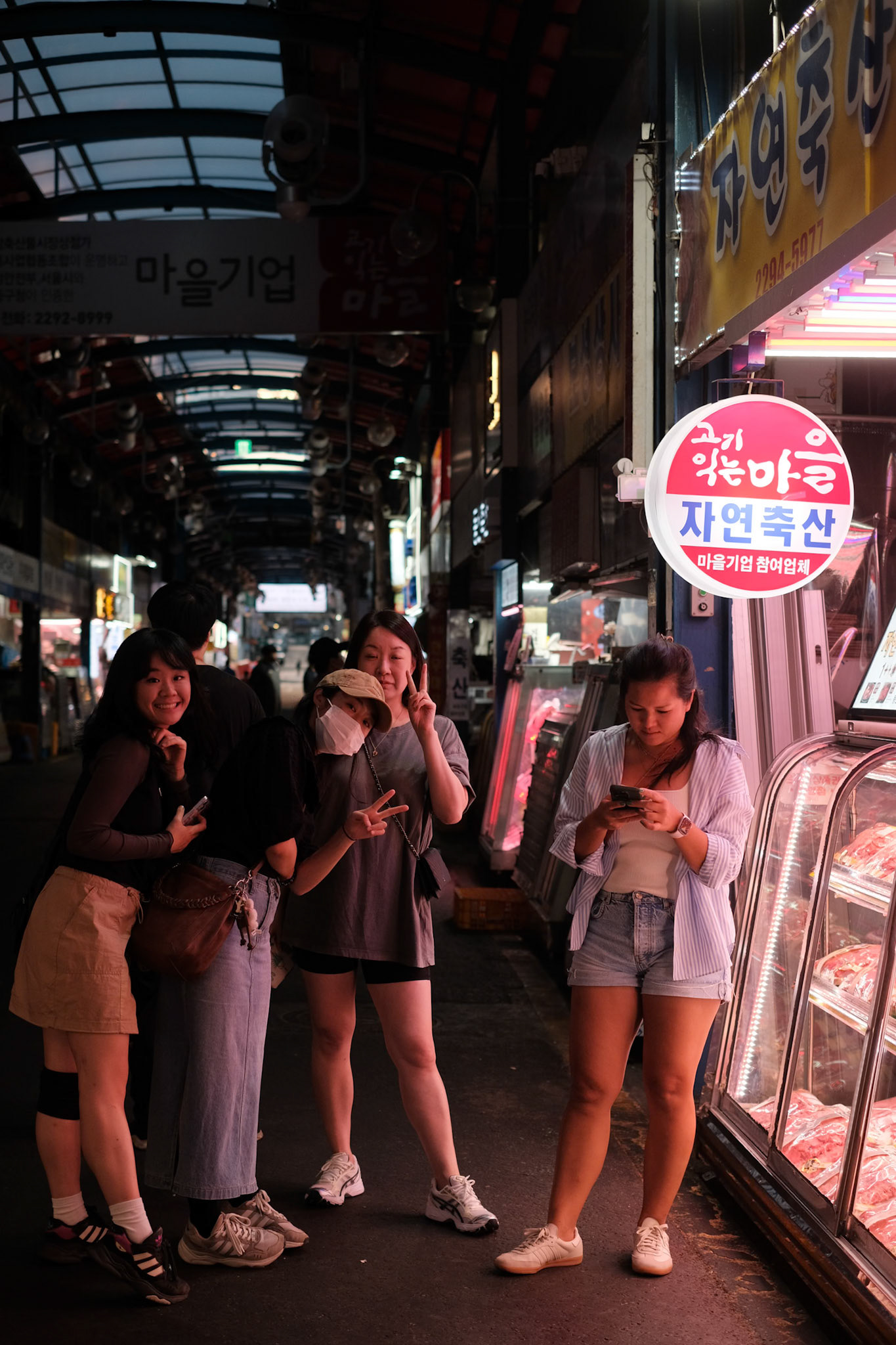 Pose, Seoul, Korea - Fujifilm X-Pro2