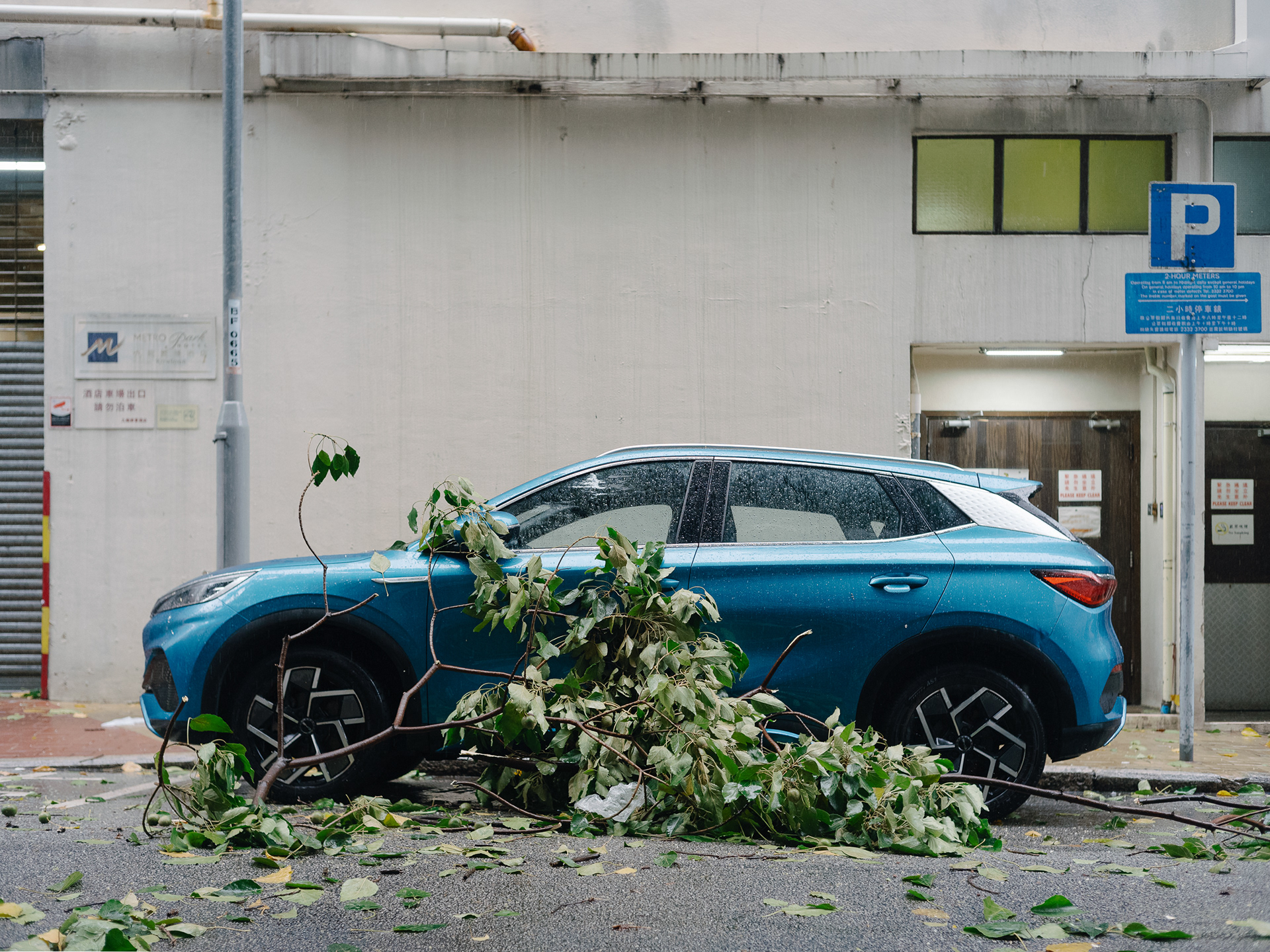 Hong Kong Typhoon - Leica SL2-S + Voigtlander Nokton 40mm F/1.4