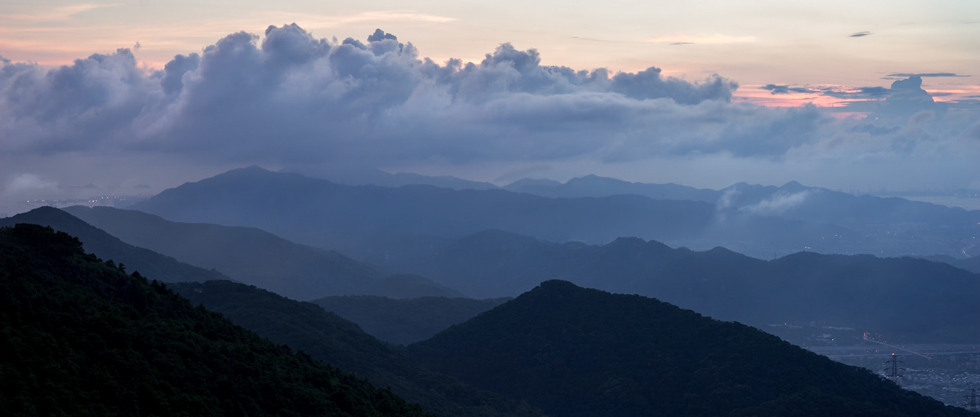 Cloud and the Hills - Sony A7R, FE55mm F1.8