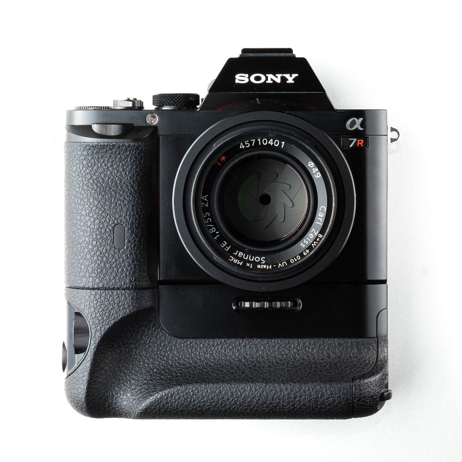 Photo of Sony A7R with vertical grip and FE 1.8/55 ZA lens