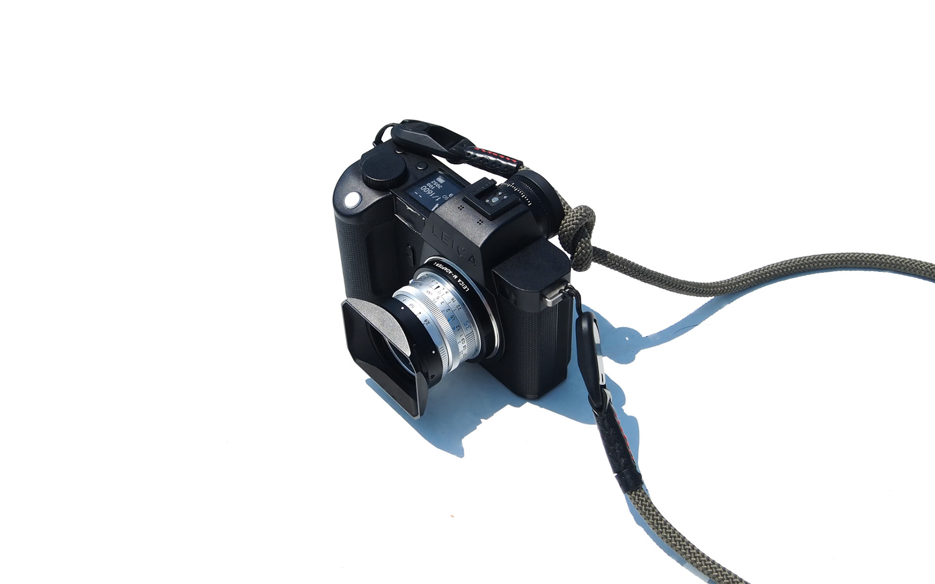 Zeiss C Biogon 2.8/35mm ZM on Leica SL2-S (taken with Olympus EPL-1)