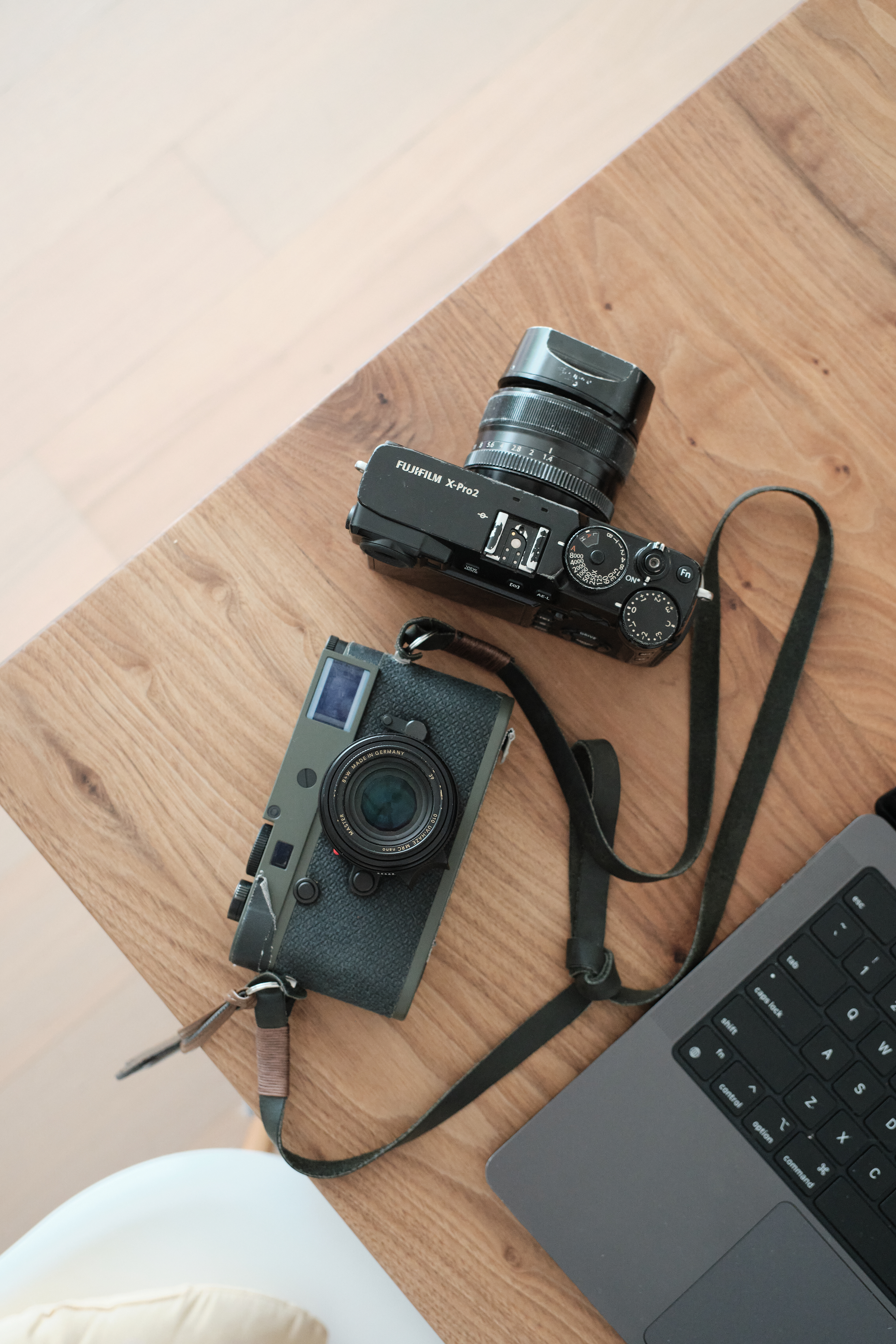 Leica M10-P Reporter + Leica APO-Summicron-M 50mm f/2 vs Fujifilm X-Pro2 + XF35mm f/1.4