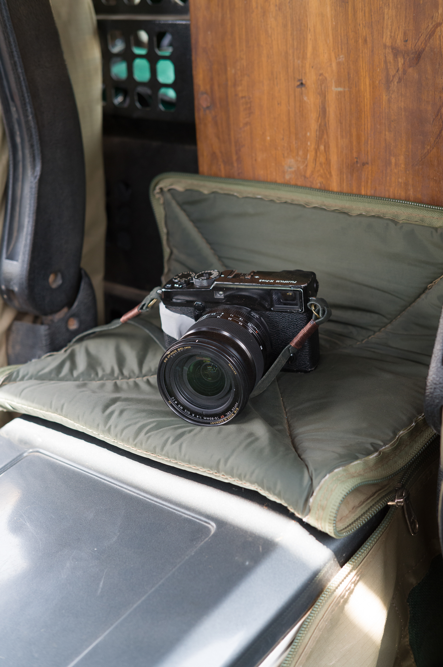 Hers: Fujifilm X-Pro2 + XF16-80mm F4.0