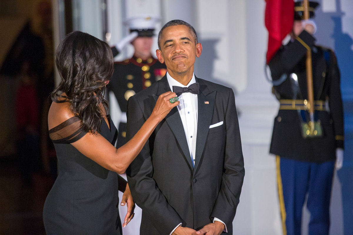 On Friday, September 25, 2015 President Barack Obama and First Lady Michelle Obama welcomed from China, President Xi and Madame Peng Liyuan to the White House for an official State Visit. The President and First Lady greet President Xi and Madame Peng Liyuan for the official state dinner. The First Lady is wearing a black dress designed by Vera Wang. ©2015 Ndemay Graphics Photo by Cheriss May, http://www.cherissmay.com