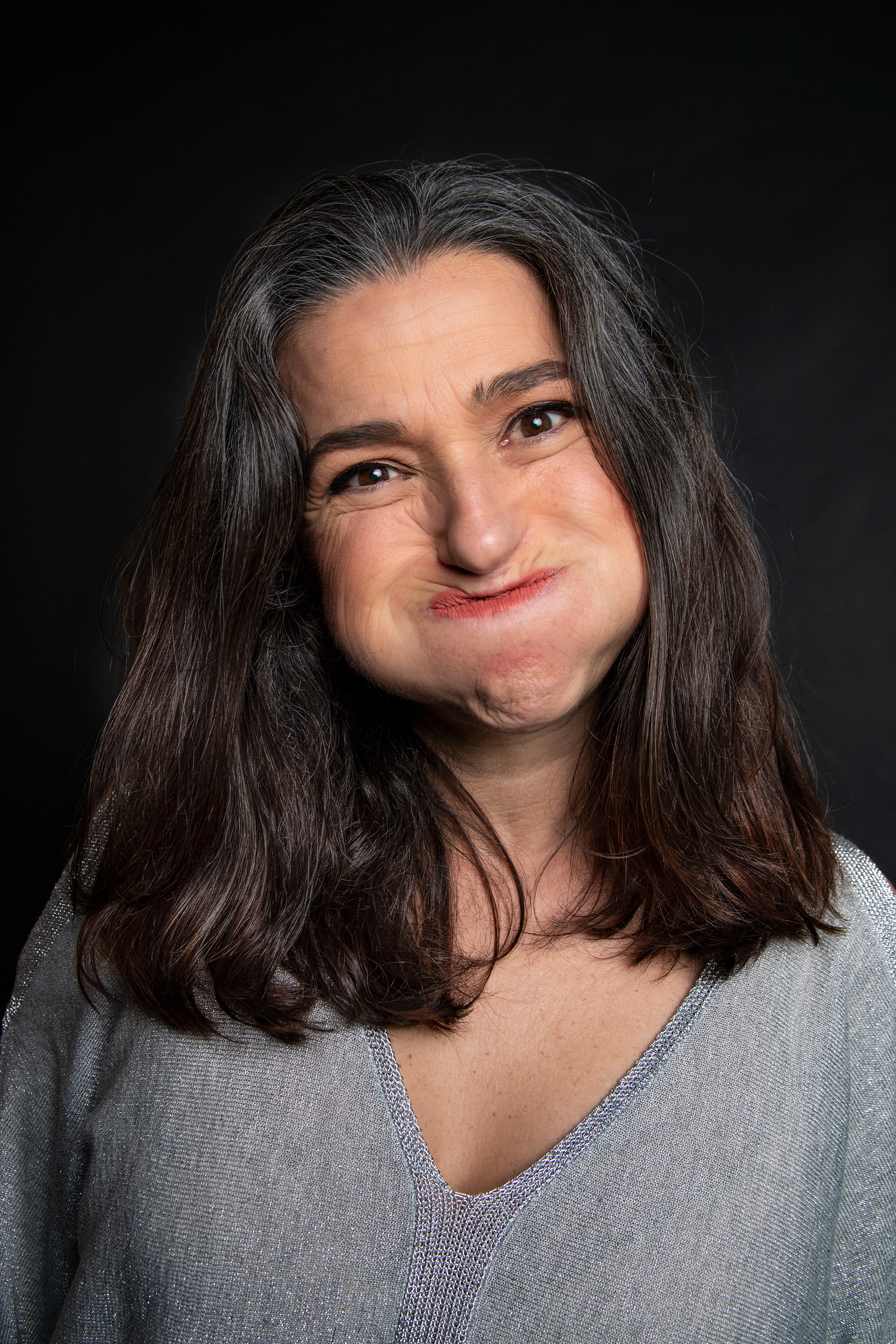 Spanish actress Alicia Judith Sanches - Studio shoot - funny face